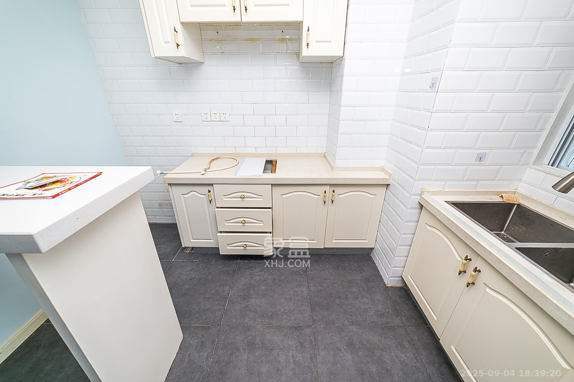 星宇V立方(旭和大厦)  1室1厅1卫    33.8万 星宇V立方(旭和大厦)  1室1厅1卫    33.8万厨房