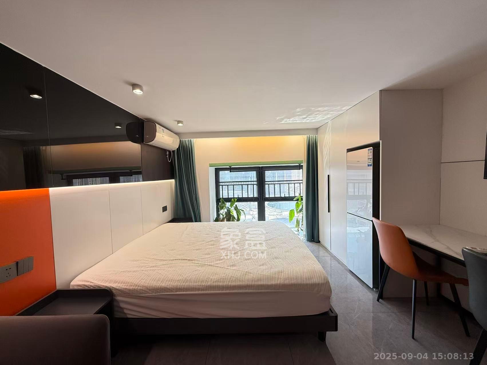 龙湖新壹城  1室1厅1卫    1600.0元/月