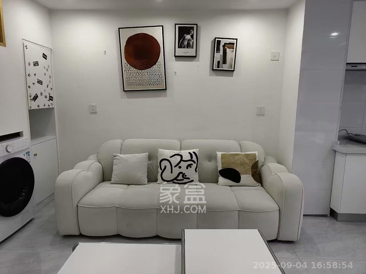 卓越中寰  2室2厅1卫    2600.0元/月室内图
