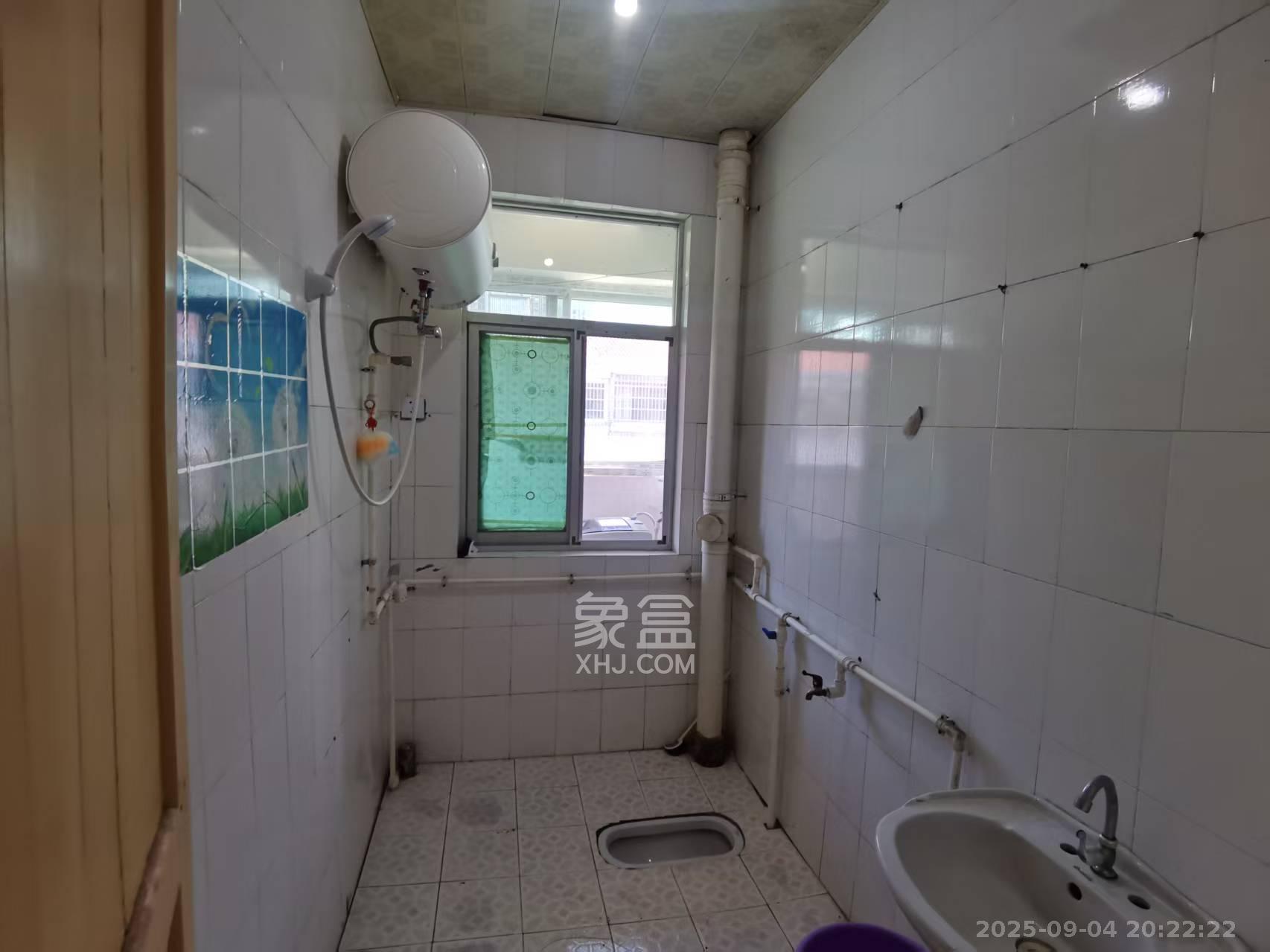 黄泥岭社区 1室2厅2卫 1800.0元/月 黄泥岭社区 1室2厅2卫 1800.0元/月室内图