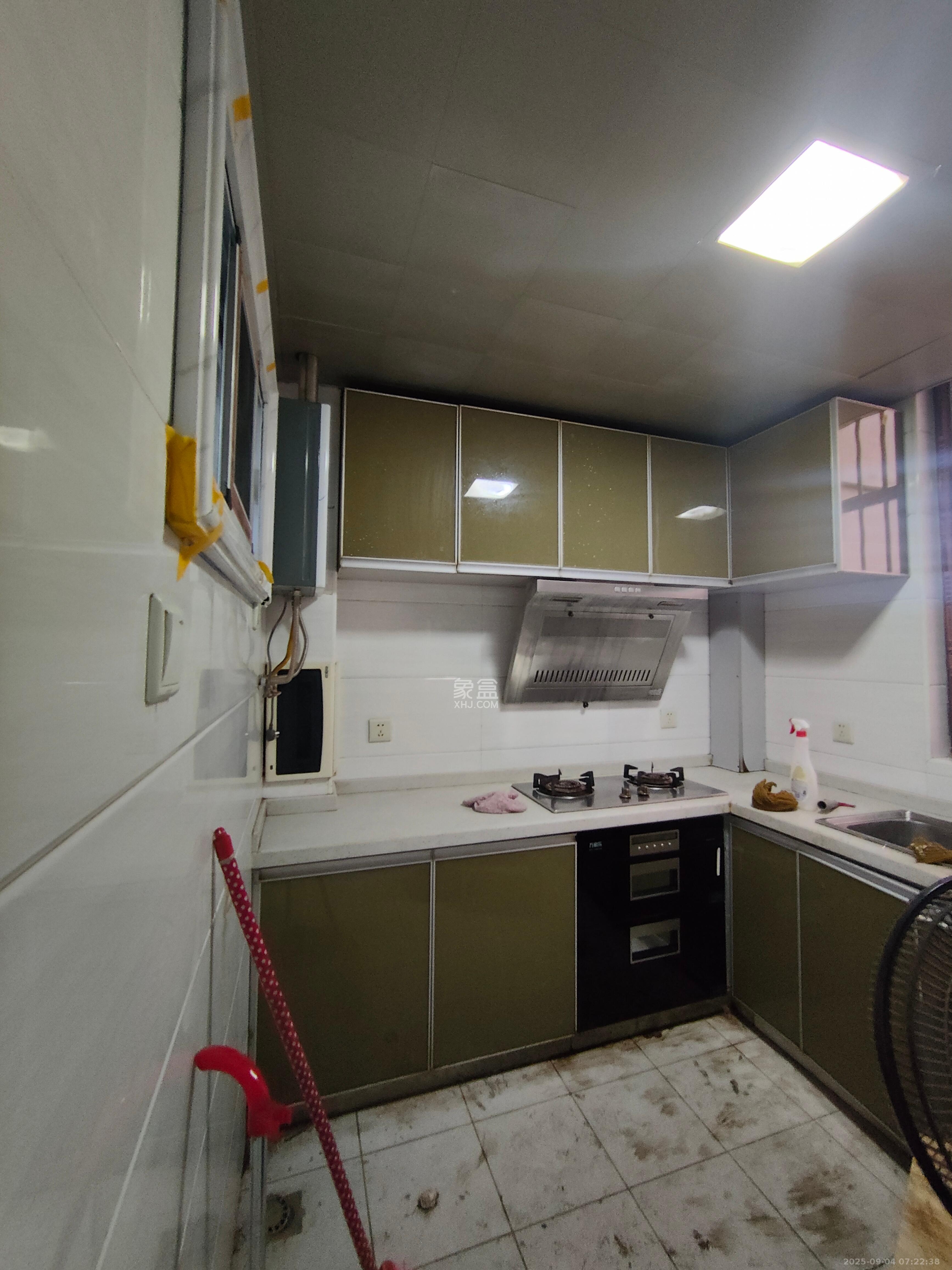 香雨一品  3室1厅2卫    2200.0元/月 香雨一品  3室1厅2卫    2200.0元/月室内图