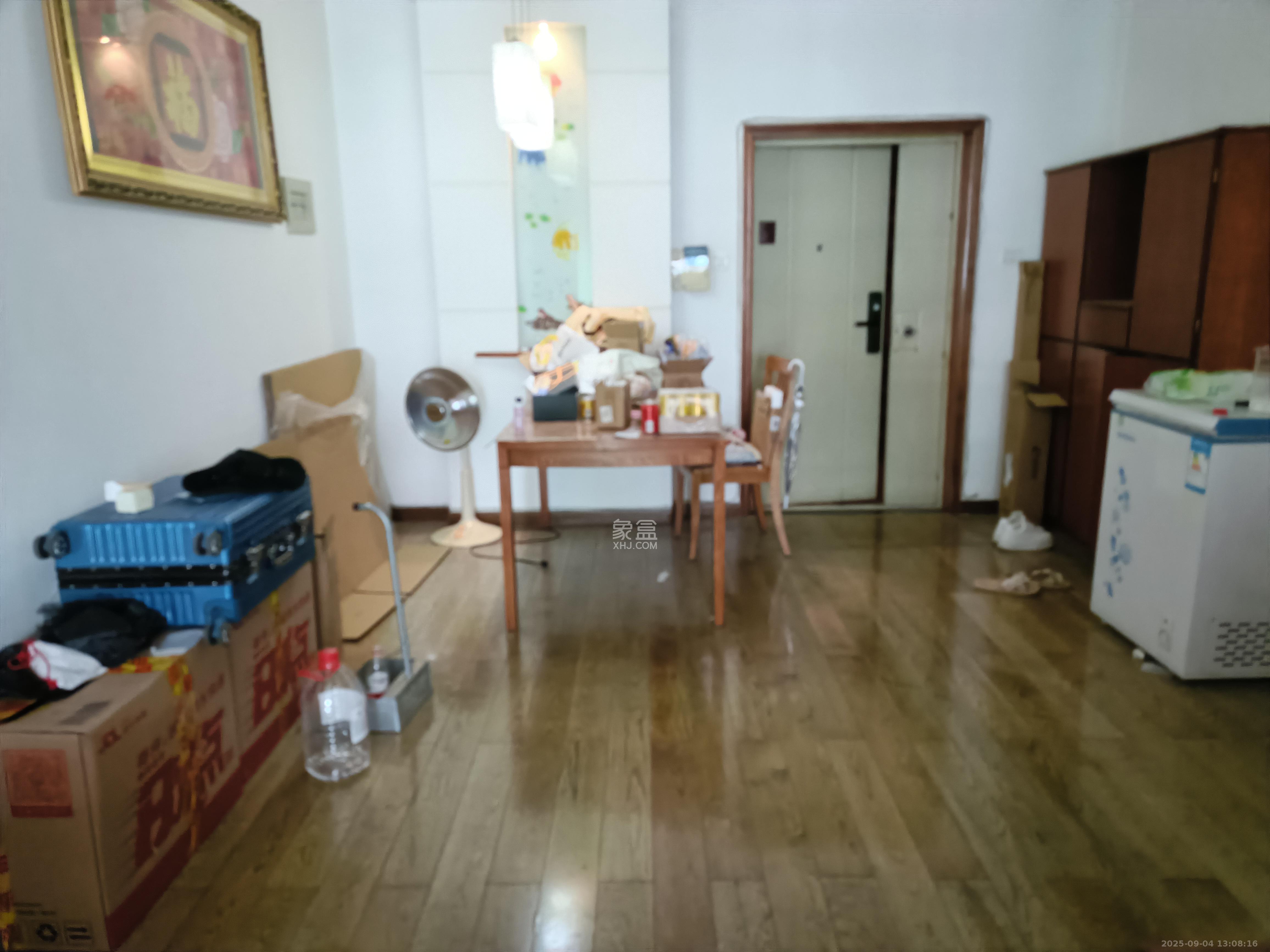 锦绣华天  3室2厅2卫    3200.0元/月 锦绣华天  3室2厅2卫    3200.0元/月