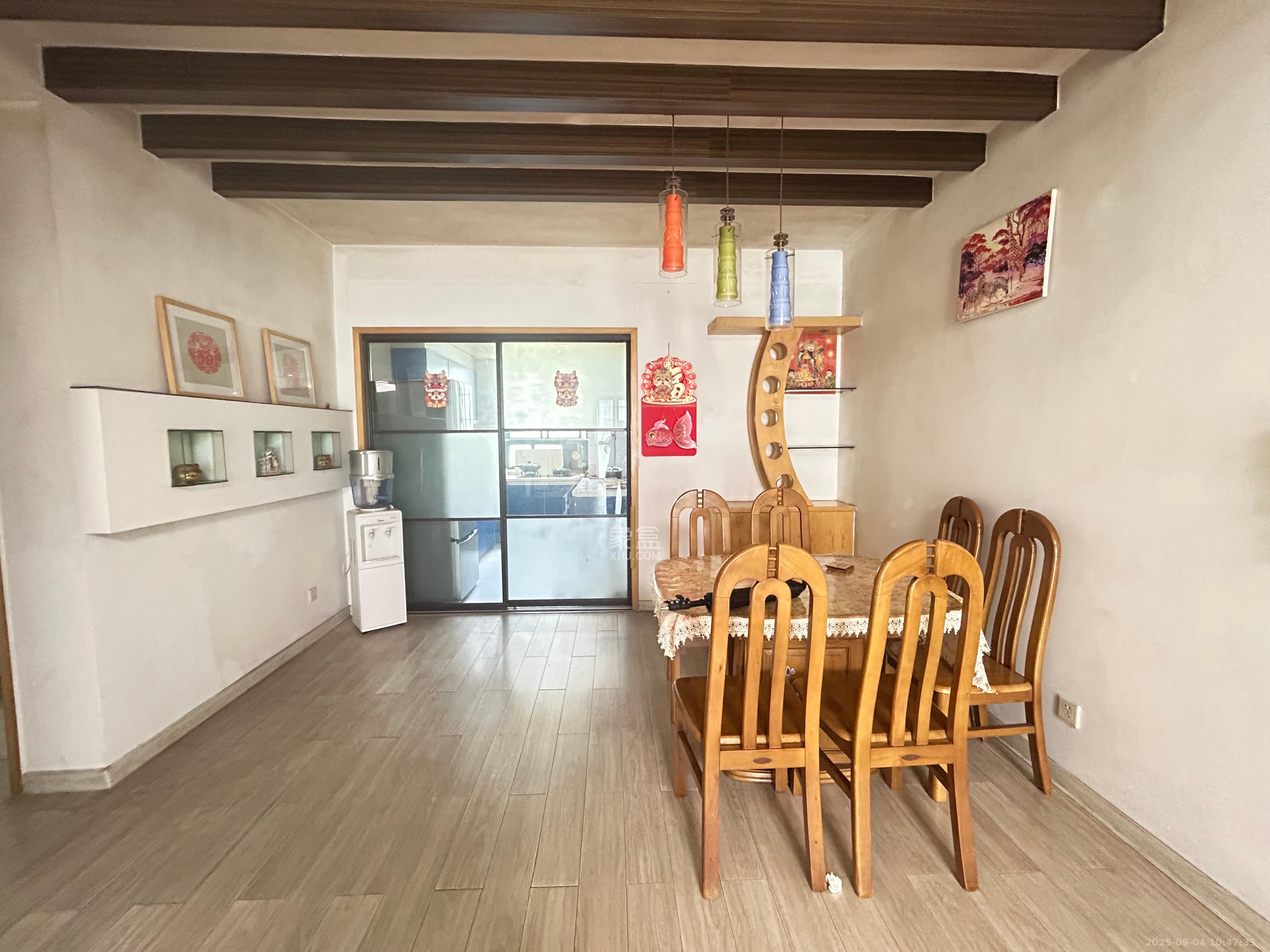 西江庭院(盐业集团宿舍)  2室2厅2卫    2300.0元/月 西江庭院(盐业集团宿舍)  2室2厅2卫    2300.0元/月室内图