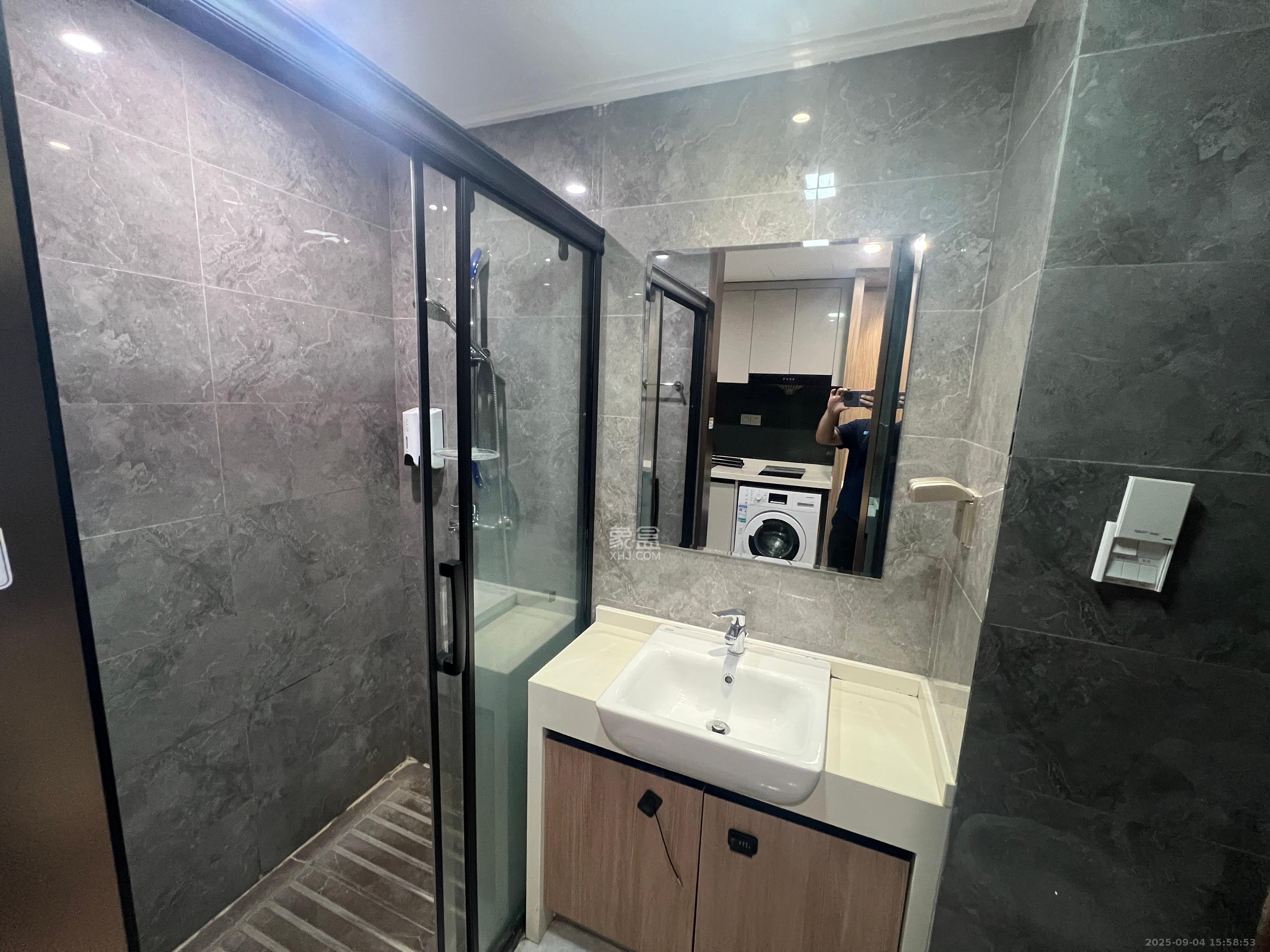 华远华时代  1室1厅1卫    2200.0元/月 华远华时代  1室1厅1卫    2200.0元/月室内图