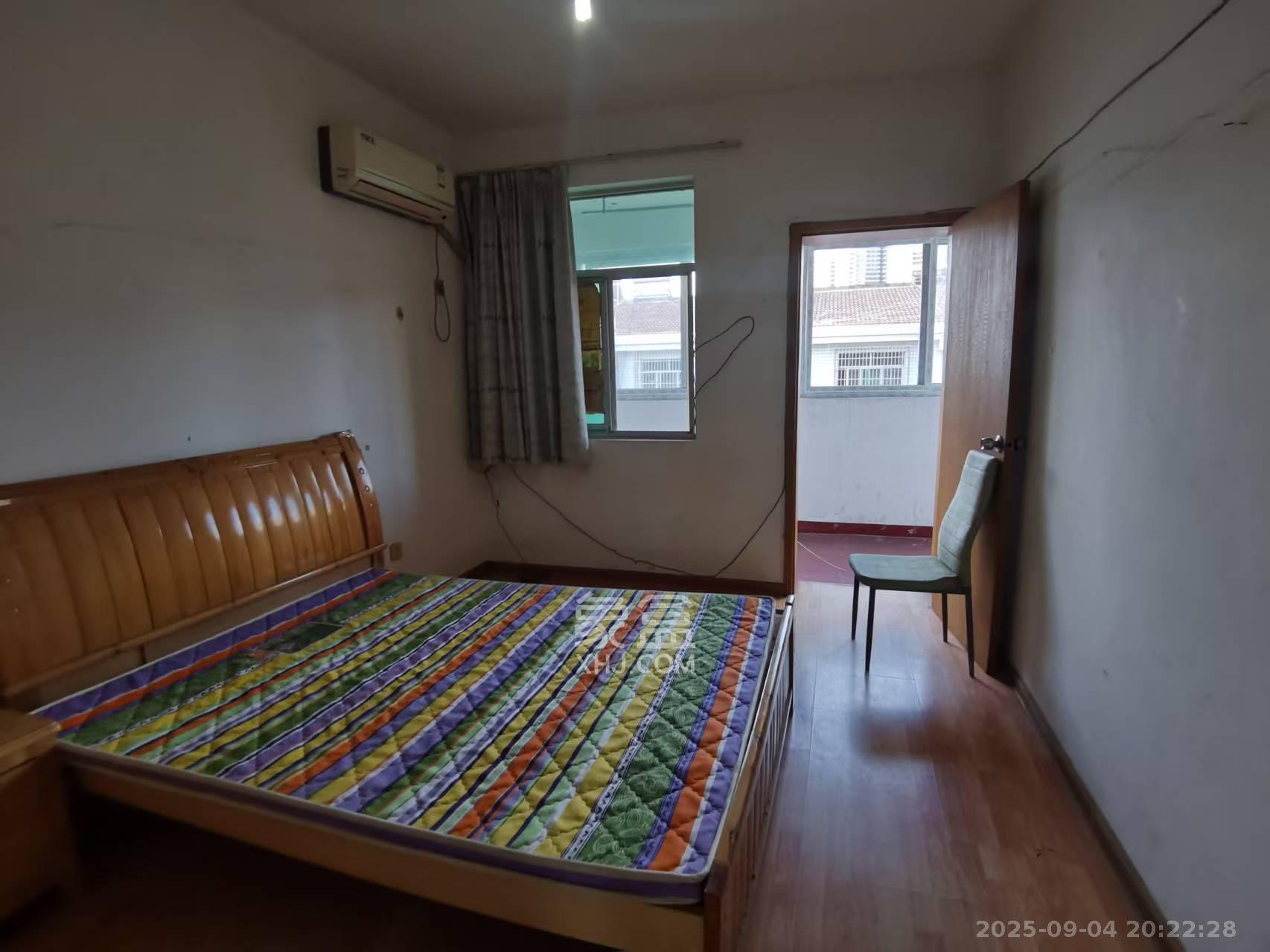 黄泥岭社区 1室2厅2卫 1800.0元/月 黄泥岭社区 1室2厅2卫 1800.0元/月室内图