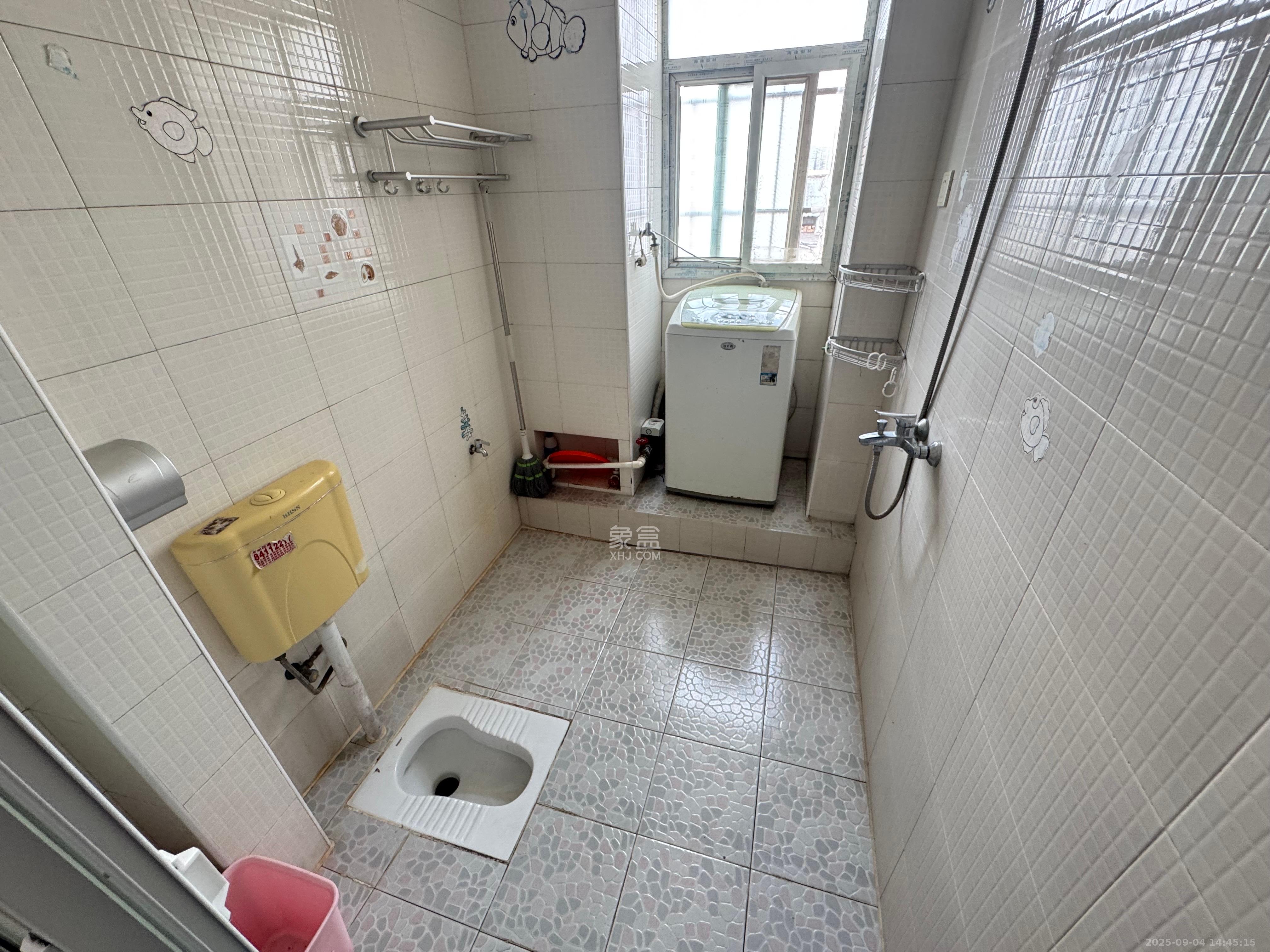 电影院宿舍  2室1厅1卫    1800.0元/月室内图