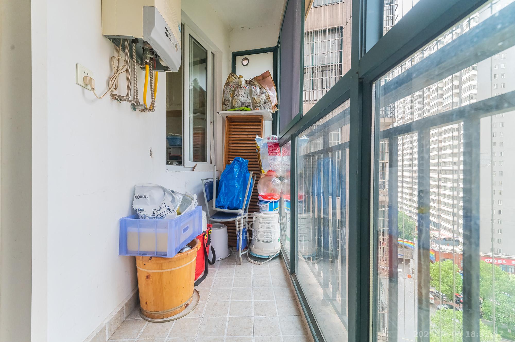 筑梦佳园 4室2厅2卫 99.8万 筑梦佳园 4室2厅2卫 99.8万阳台