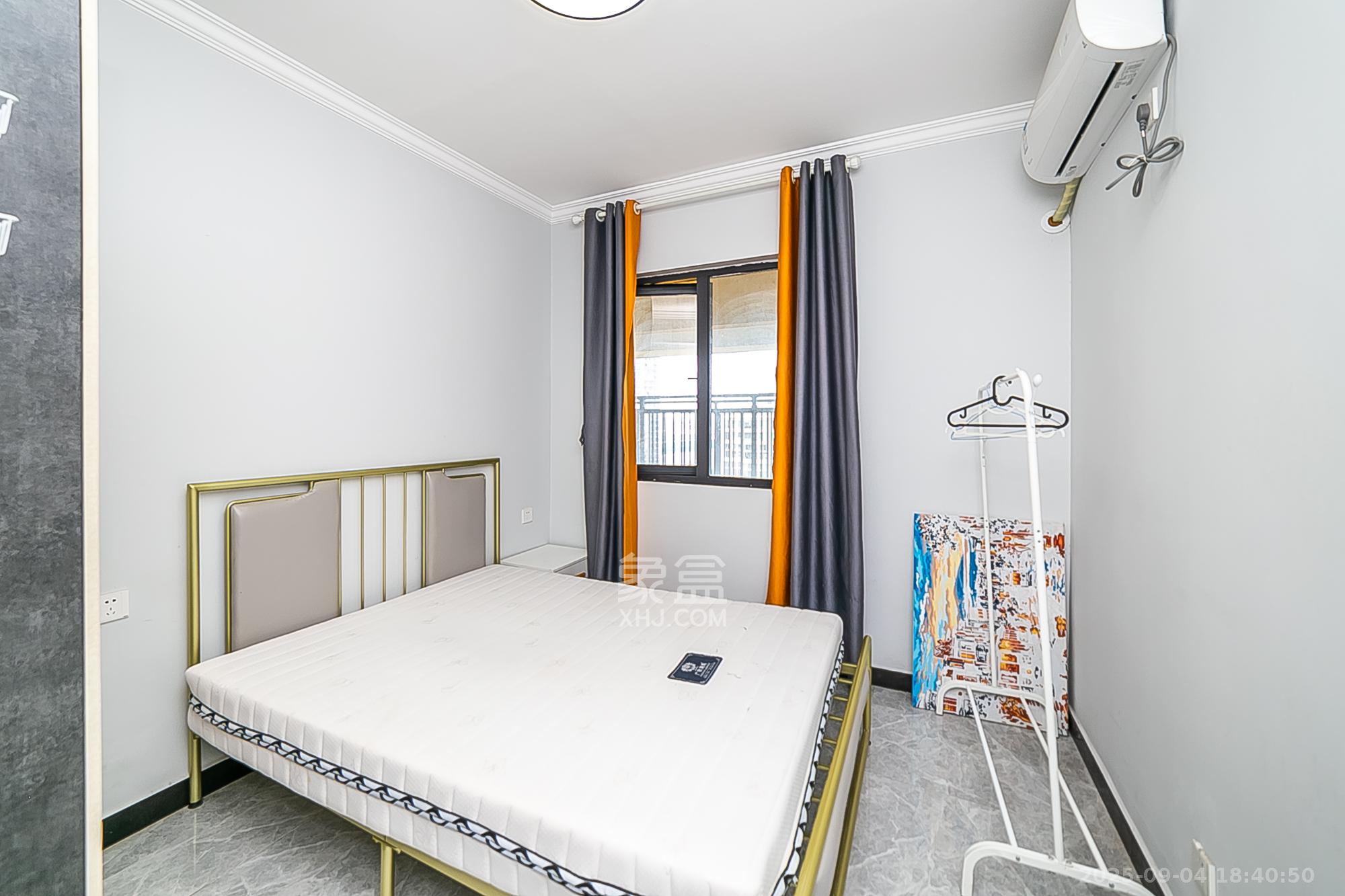 君合天玺  3室2厅2卫    140.0万卧室