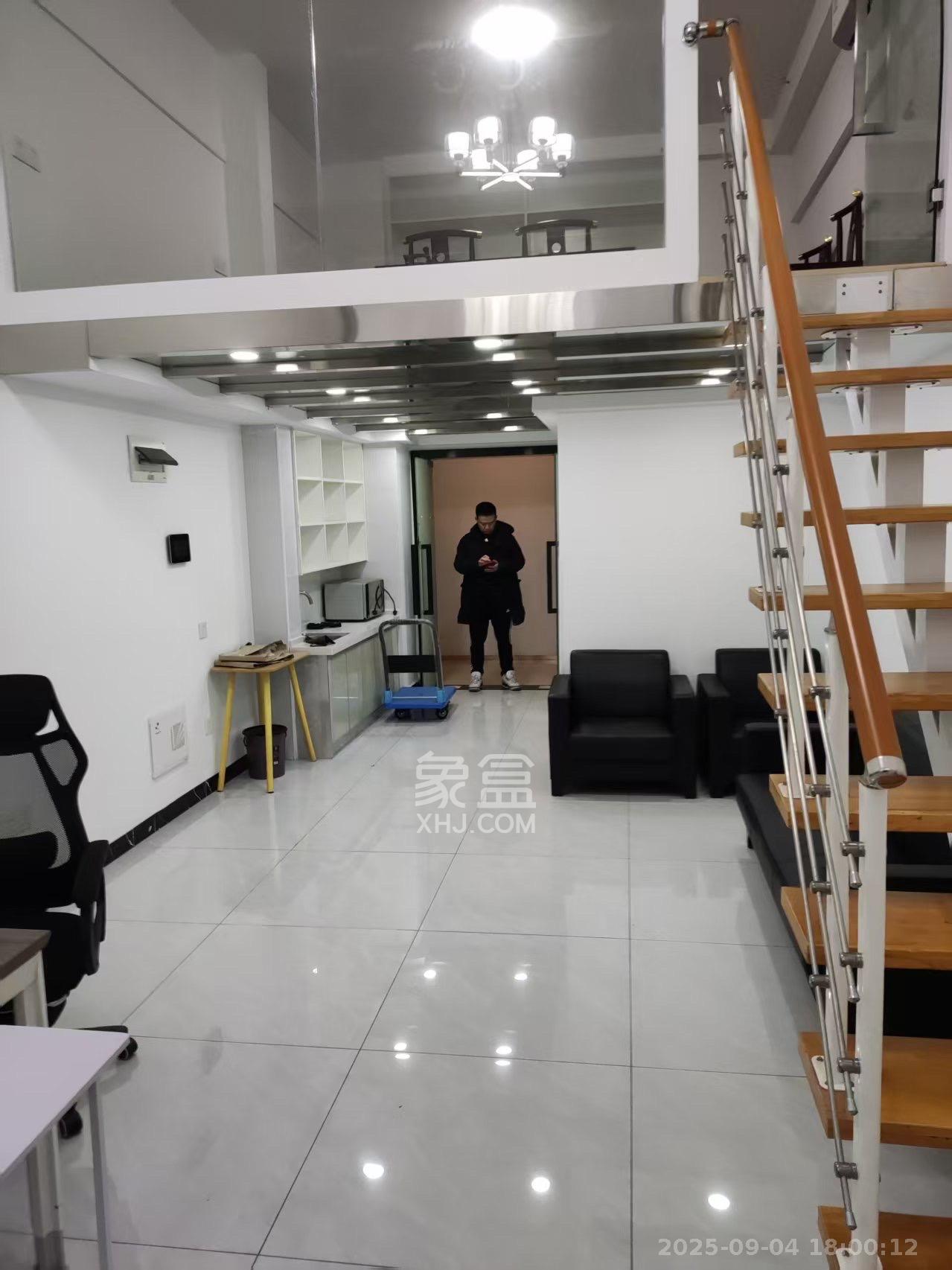 华润置地广场二期  2室1厅1卫    1500.0元/月室内图