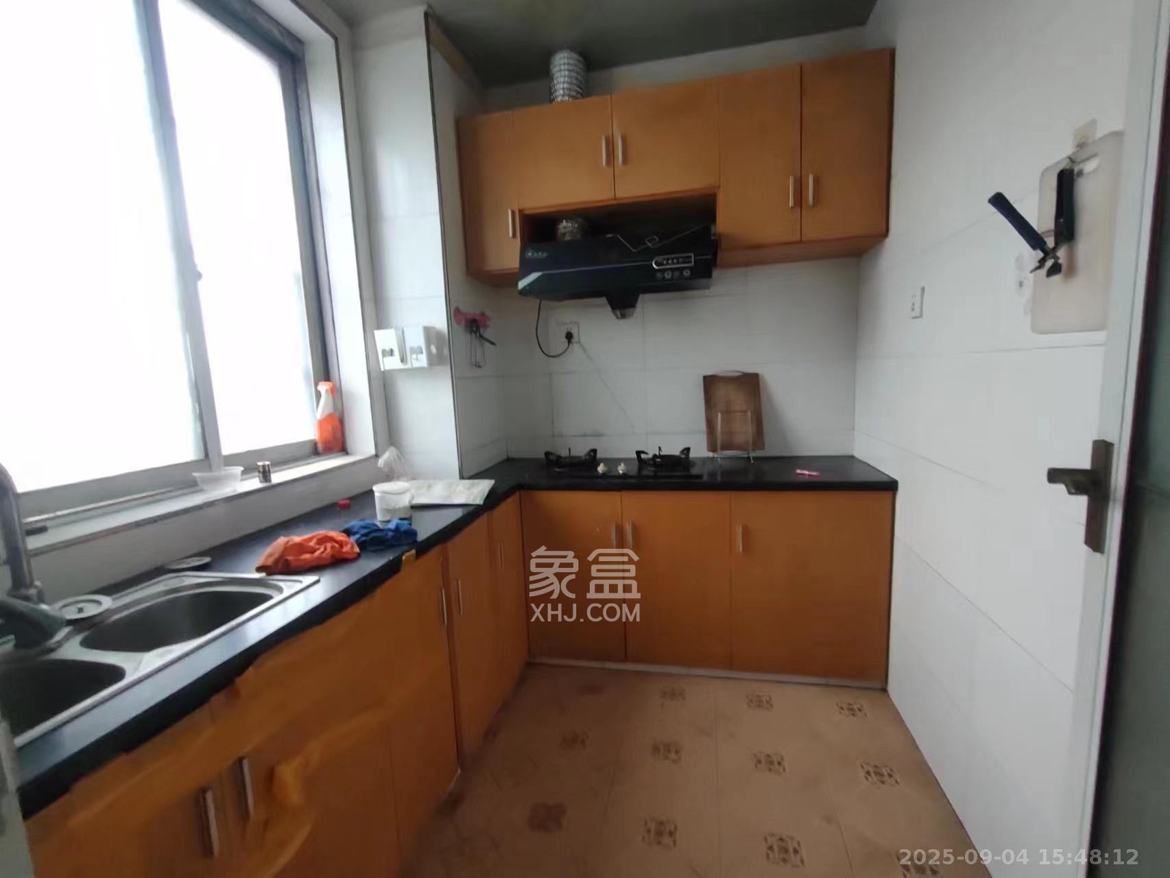 湘绣城 3室2厅1卫 1500.0元/月 湘绣城 3室2厅1卫 1500.0元/月室内图