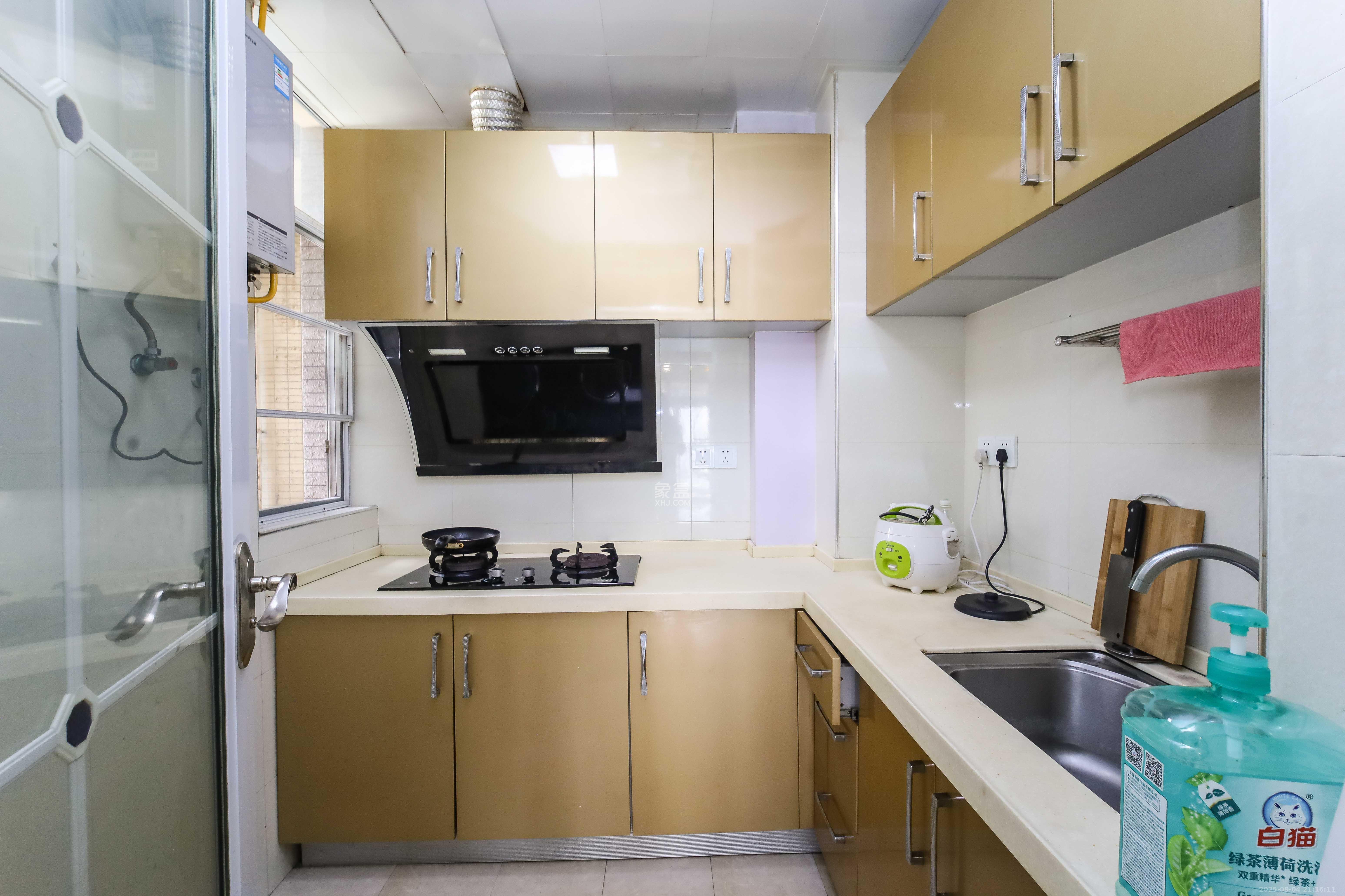 泊爱蓝湾  2室2厅1卫    70.0万 泊爱蓝湾  2室2厅1卫    70.0万厨房