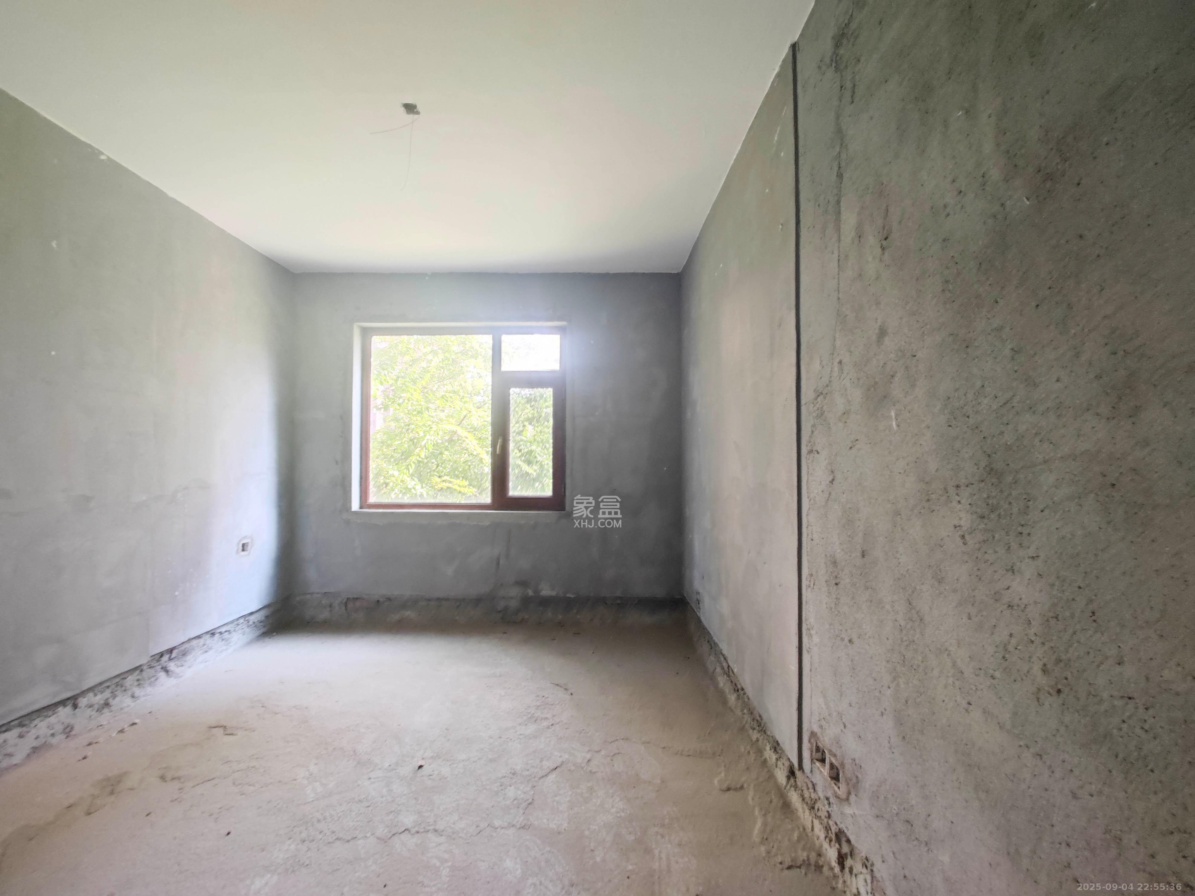 湘核新家园  3室2厅1卫    75.0万卧室