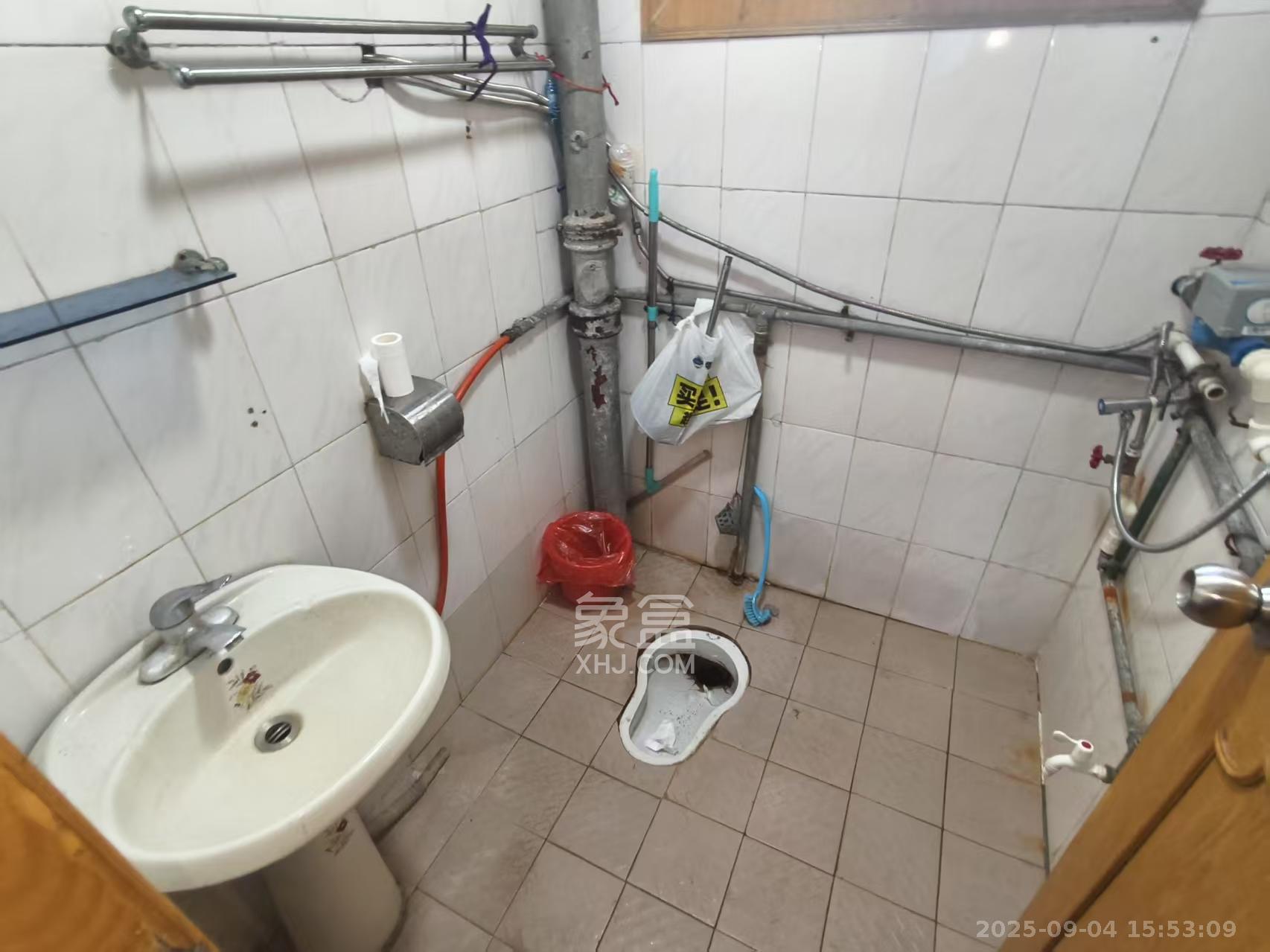 湖工家园 2室1厅1卫 1200.0元/月 湖工家园 2室1厅1卫 1200.0元/月室内图