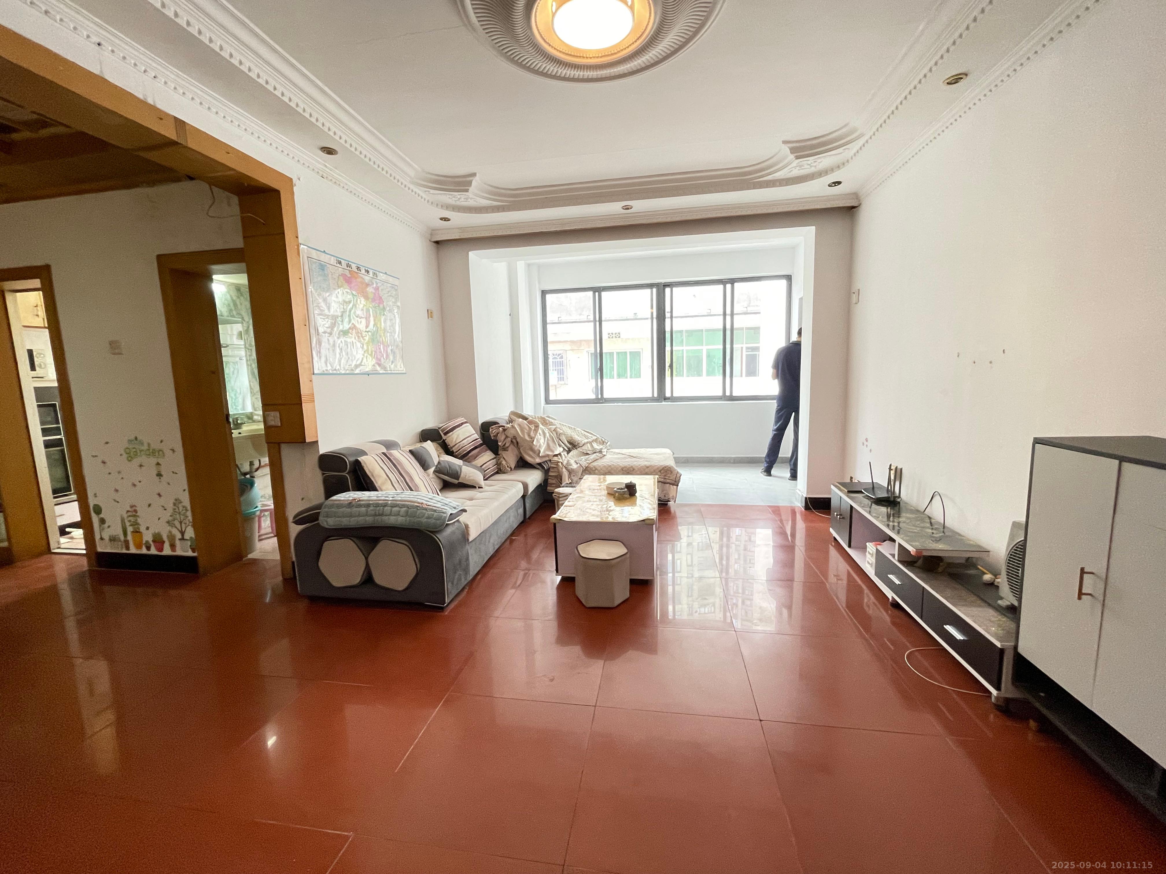 地质家园一、二期（地泰人民公馆）  3室2厅1卫    3000.0元/月室内图