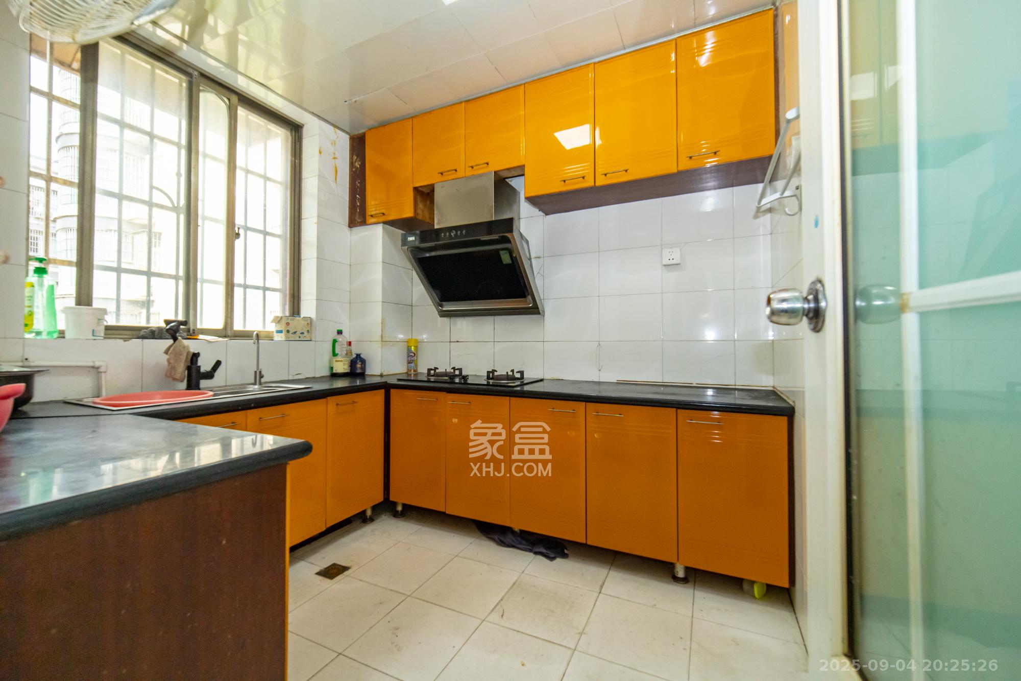 湘绣城  2室2厅1卫    35.0万 湘绣城  2室2厅1卫    35.0万厨房