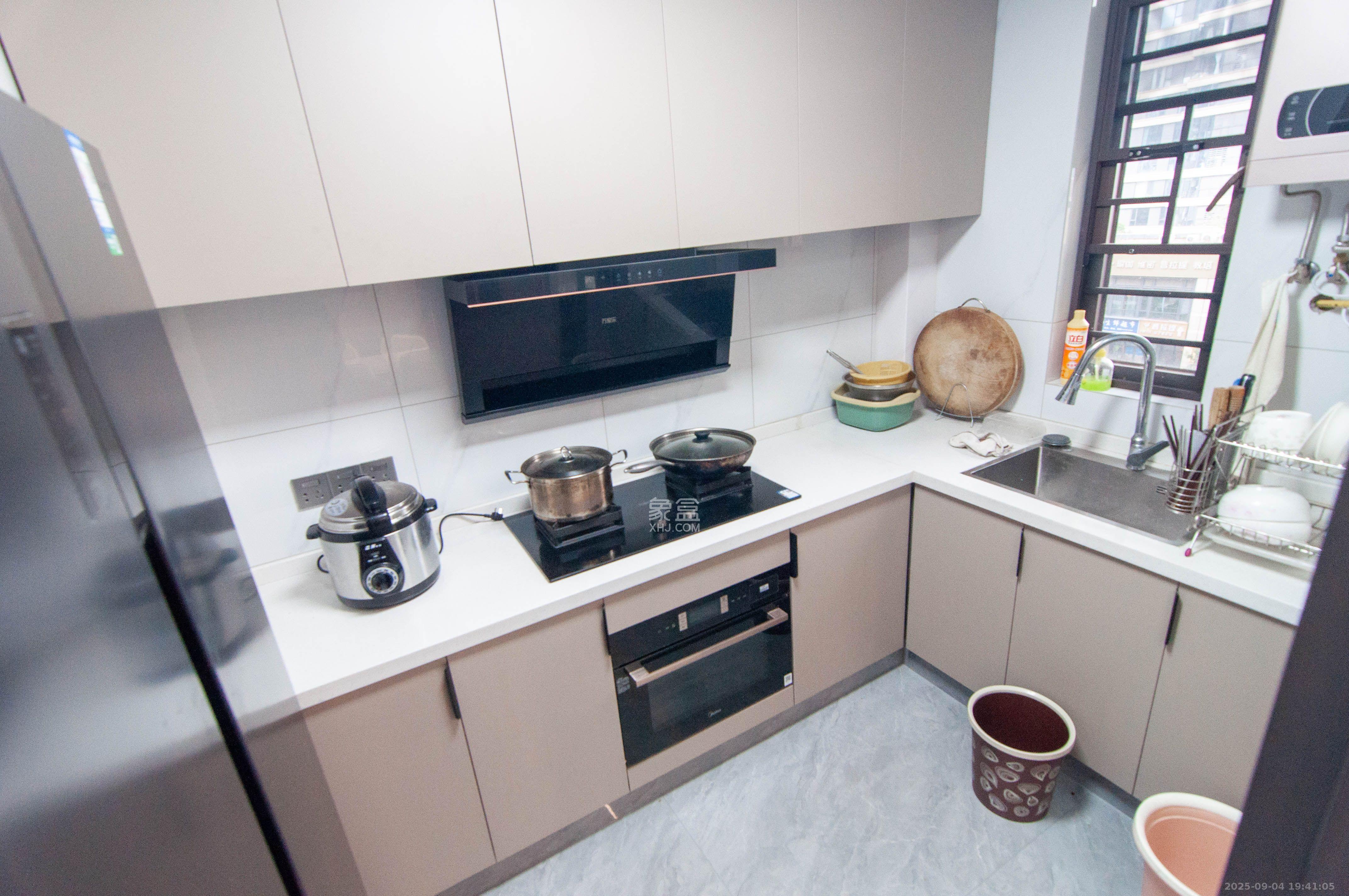 卓越浅水湾  4室2厅2卫    4800.0元/月室内图