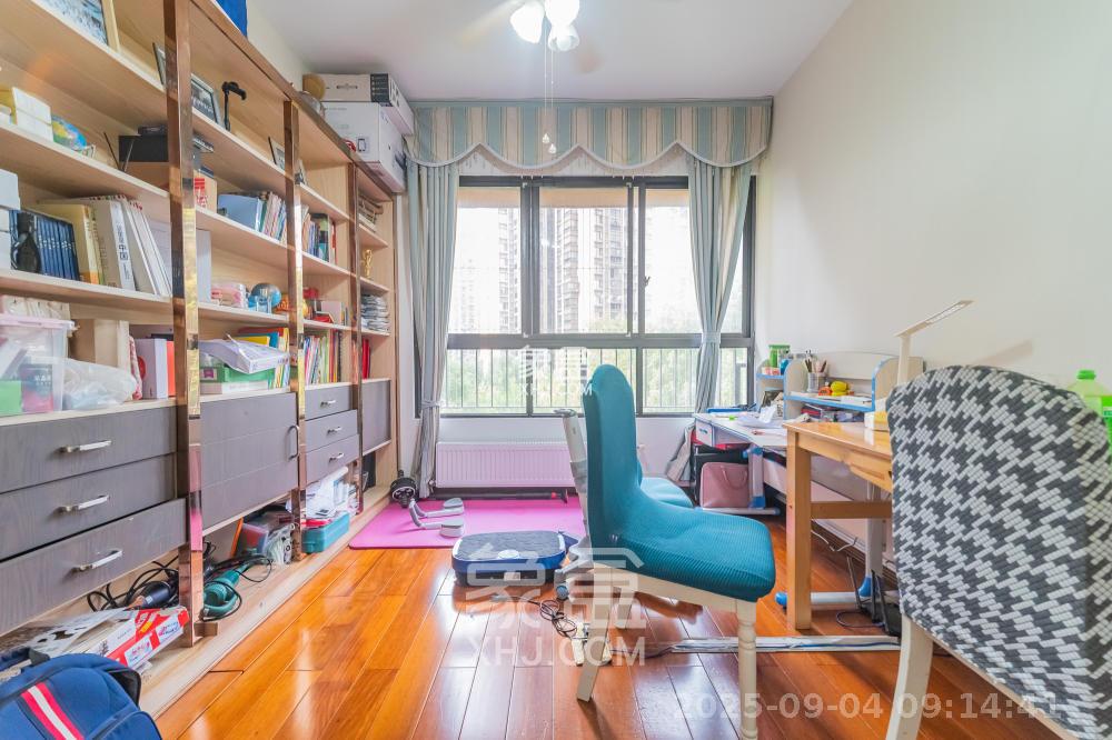 华润凤凰城三期 4室2厅2卫 3300.0元/月 华润凤凰城三期 4室2厅2卫 3300.0元/月室内图