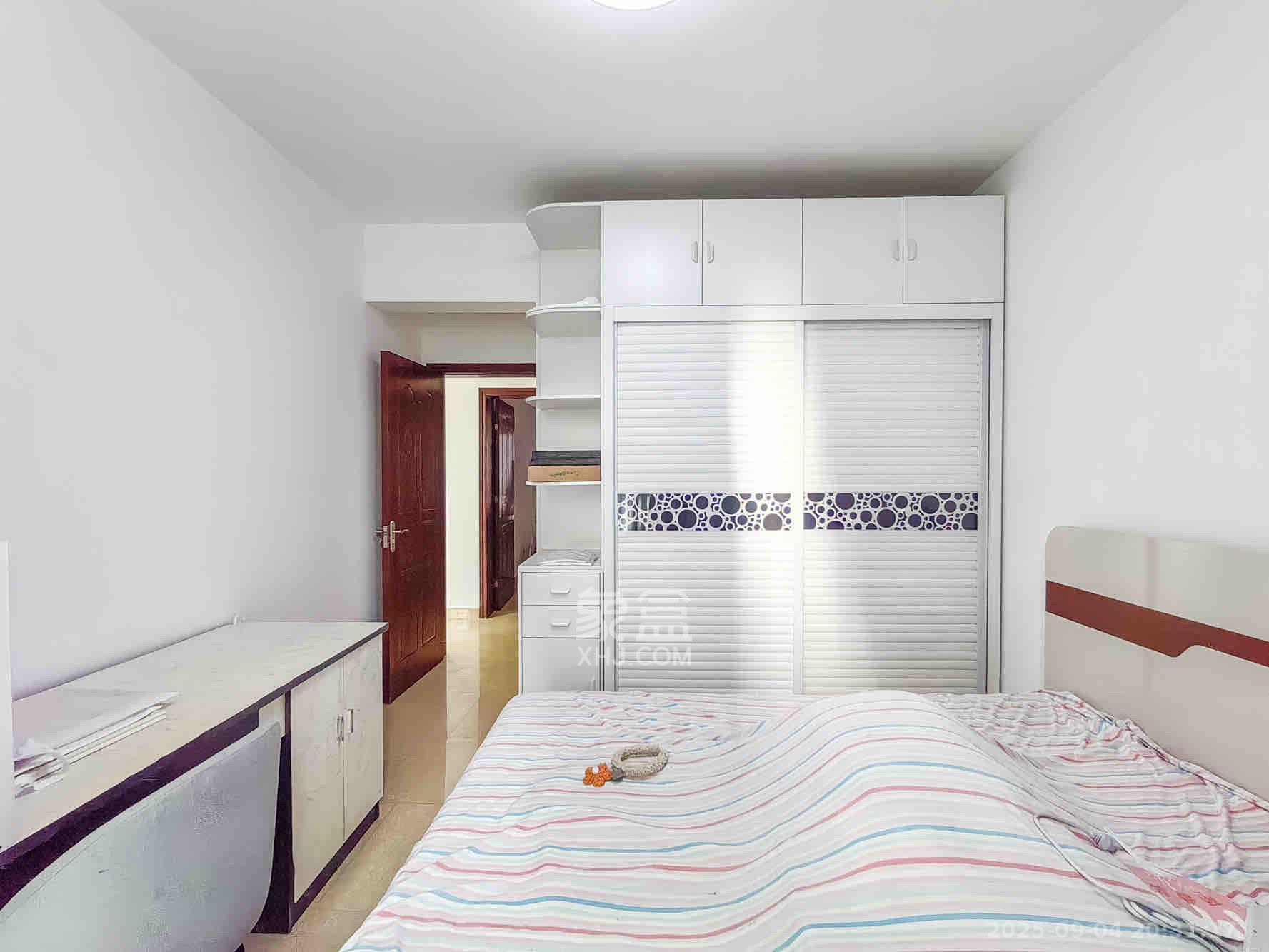 山水湾  2室1厅1卫    1400.0元/月室内图