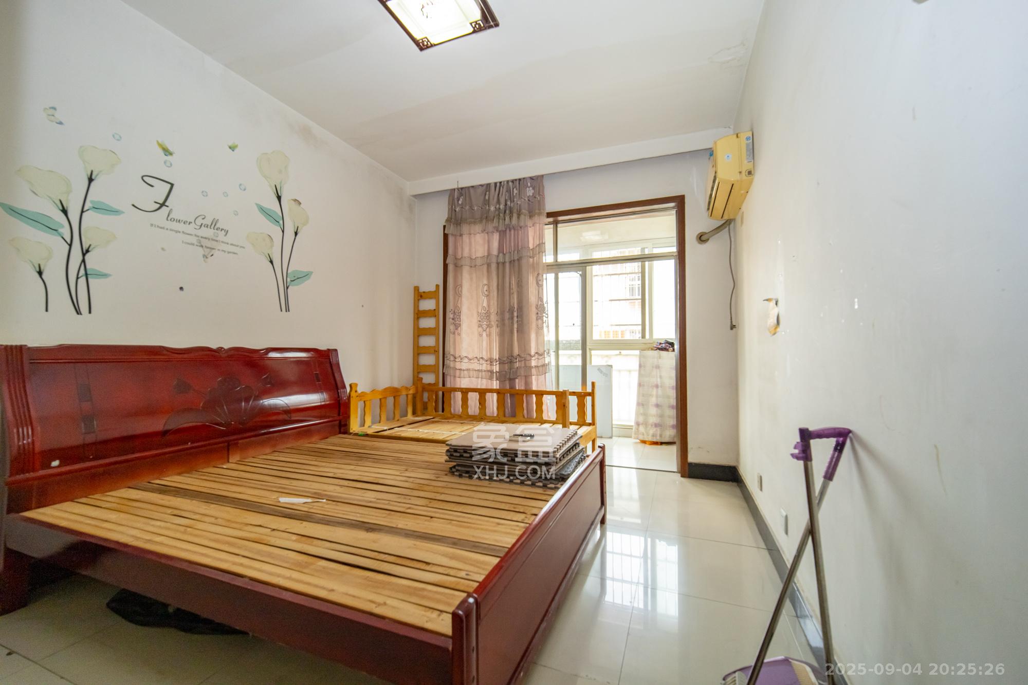 湘绣城  2室2厅1卫    35.0万 湘绣城  2室2厅1卫    35.0万卧室