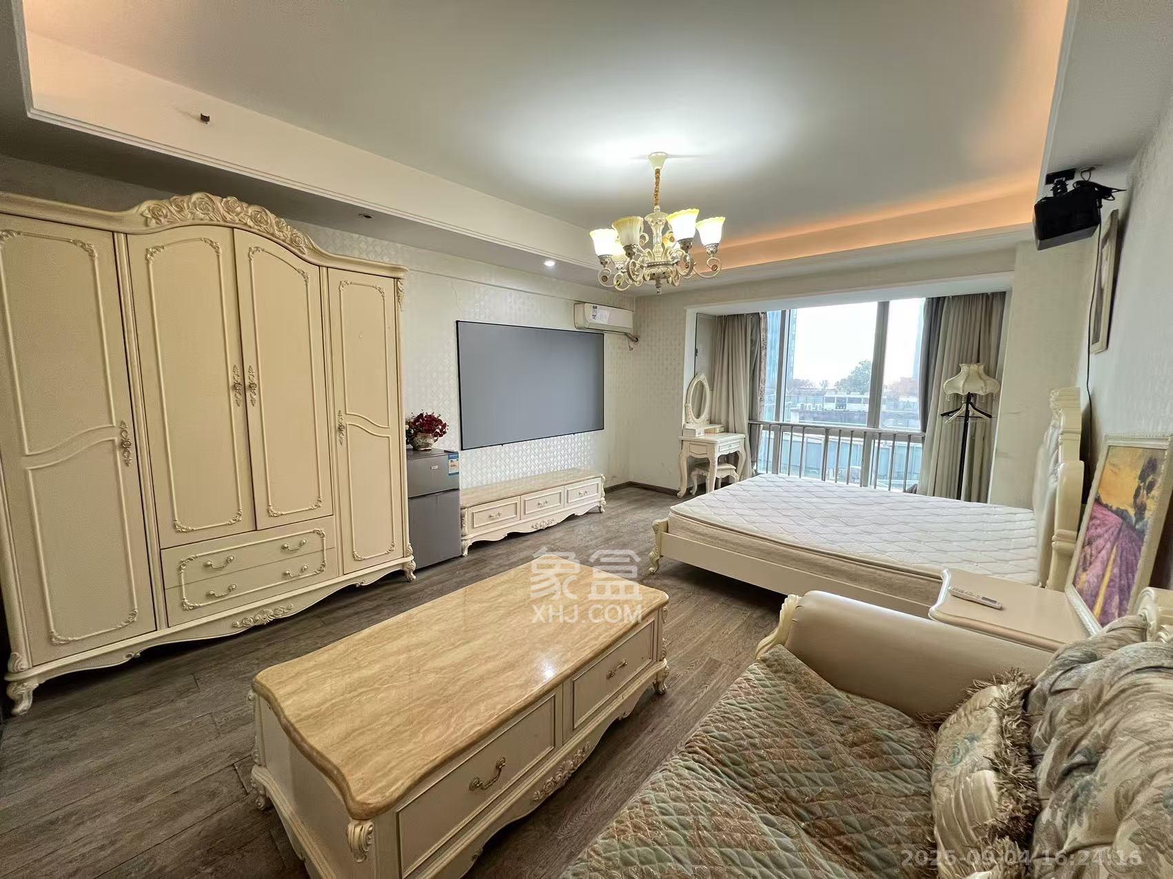 德思勤城市广场(宝格丽公寓) 1室1厅1卫 1700.0元/月 德思勤城市广场(宝格丽公寓) 1室1厅1卫 1700.0元/月室内图