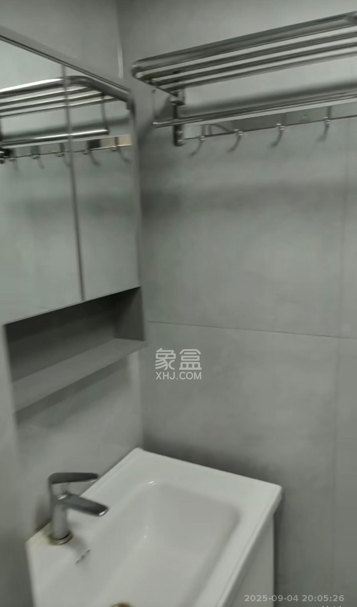 保利天禧EF区 1室1厅1卫 1700.0元/月 保利天禧EF区 1室1厅1卫 1700.0元/月室内图