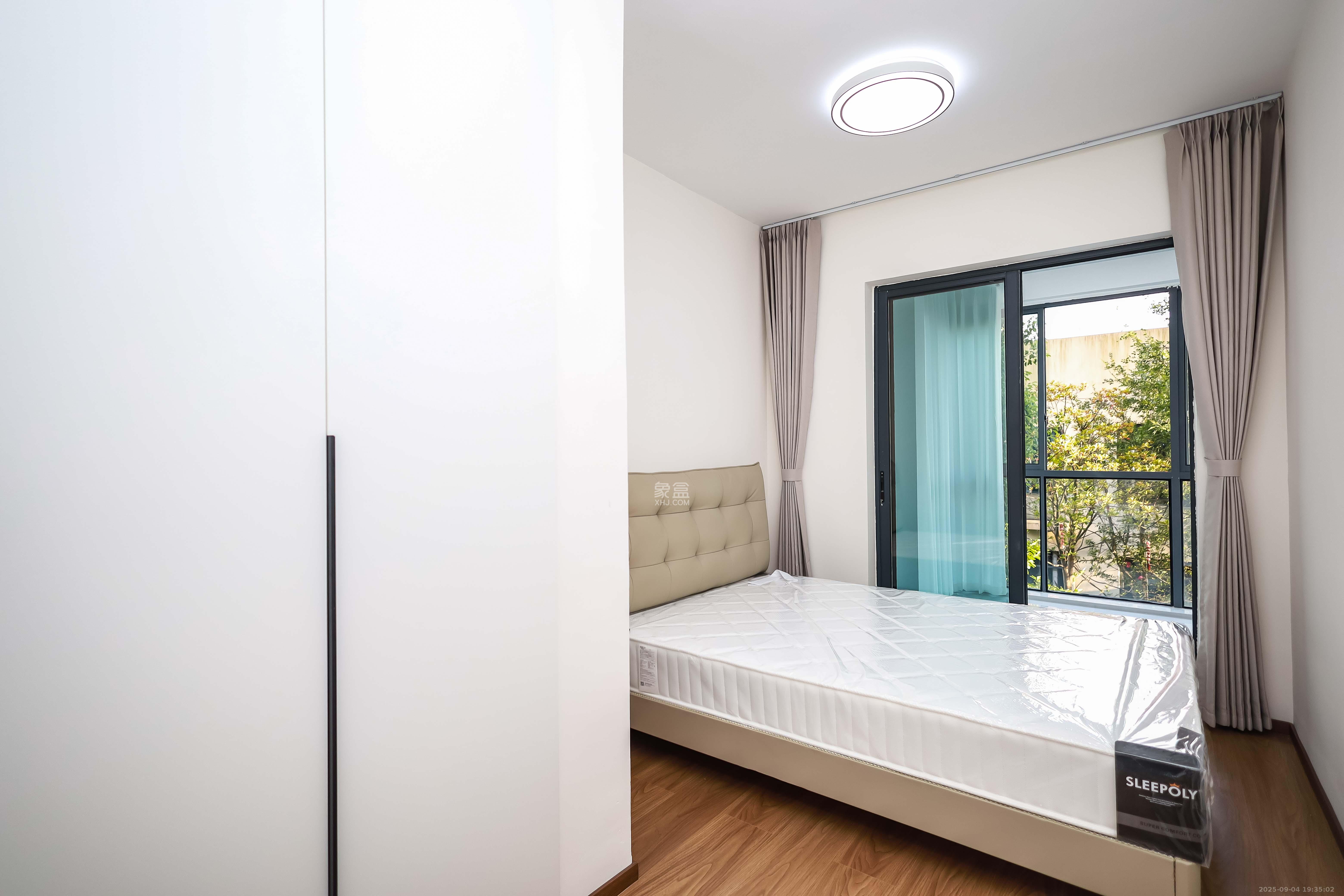 金侨风华府  4室2厅2卫    99.8万 金侨风华府  4室2厅2卫    99.8万卧室