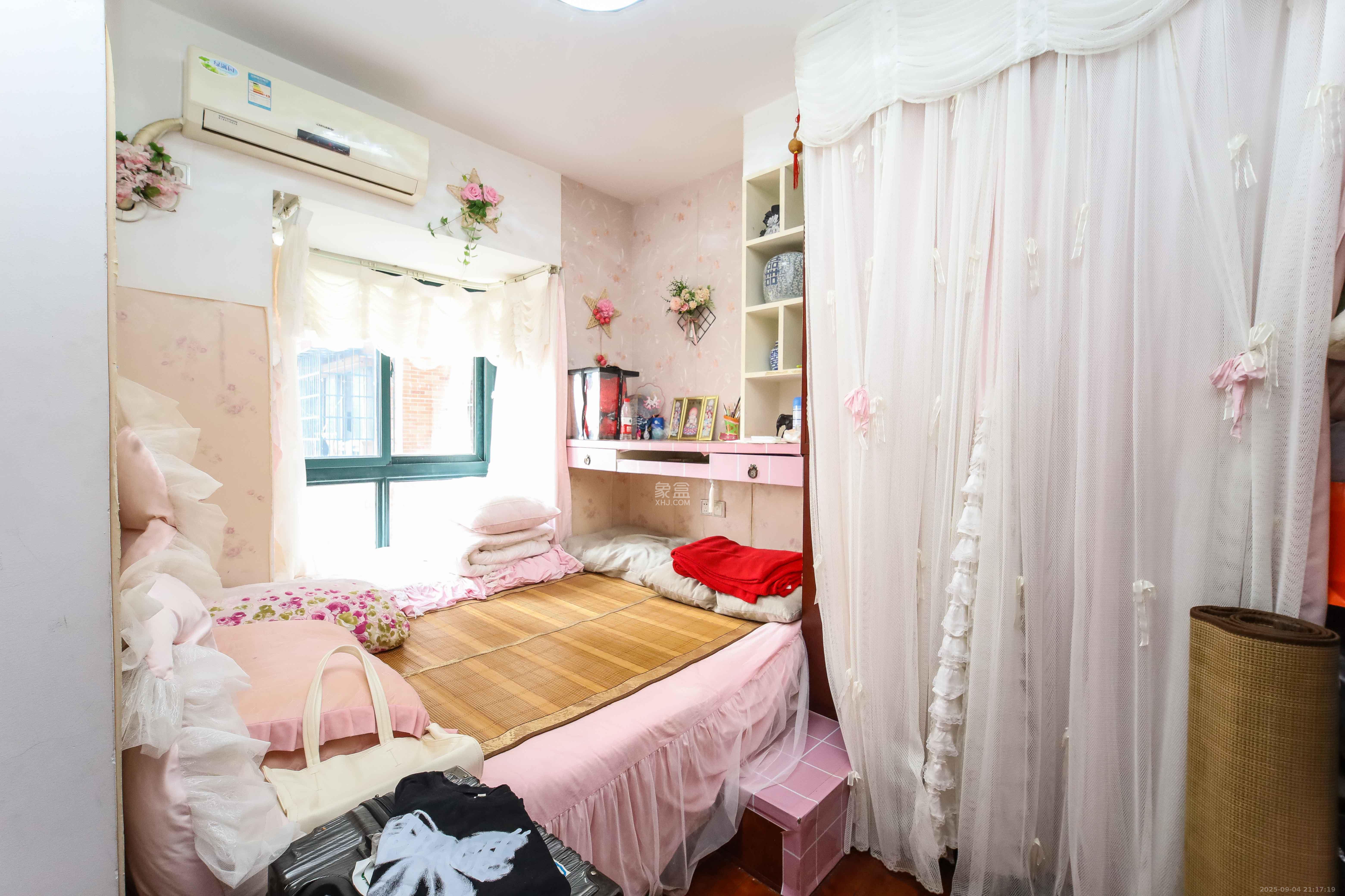 东玺门  2室2厅1卫    66.0万卧室