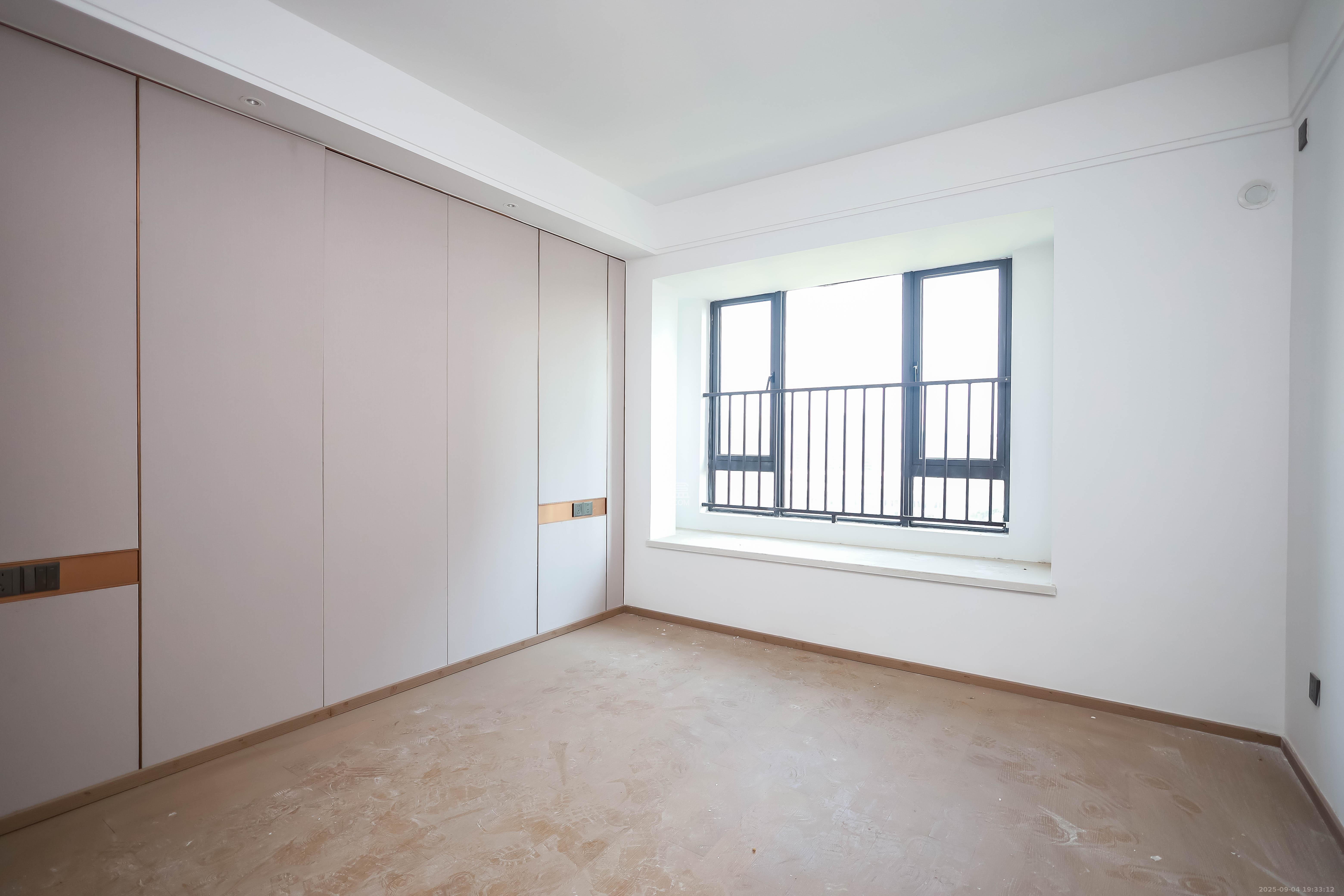 汉唐世家二期  4室2厅2卫    115.0万 汉唐世家二期  4室2厅2卫    115.0万卧室