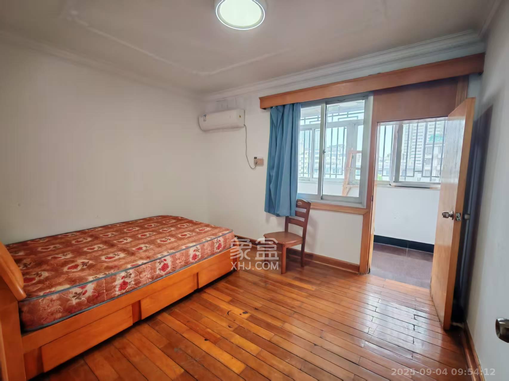 西湖新村  3室1厅1卫    1800.0元/月室内图