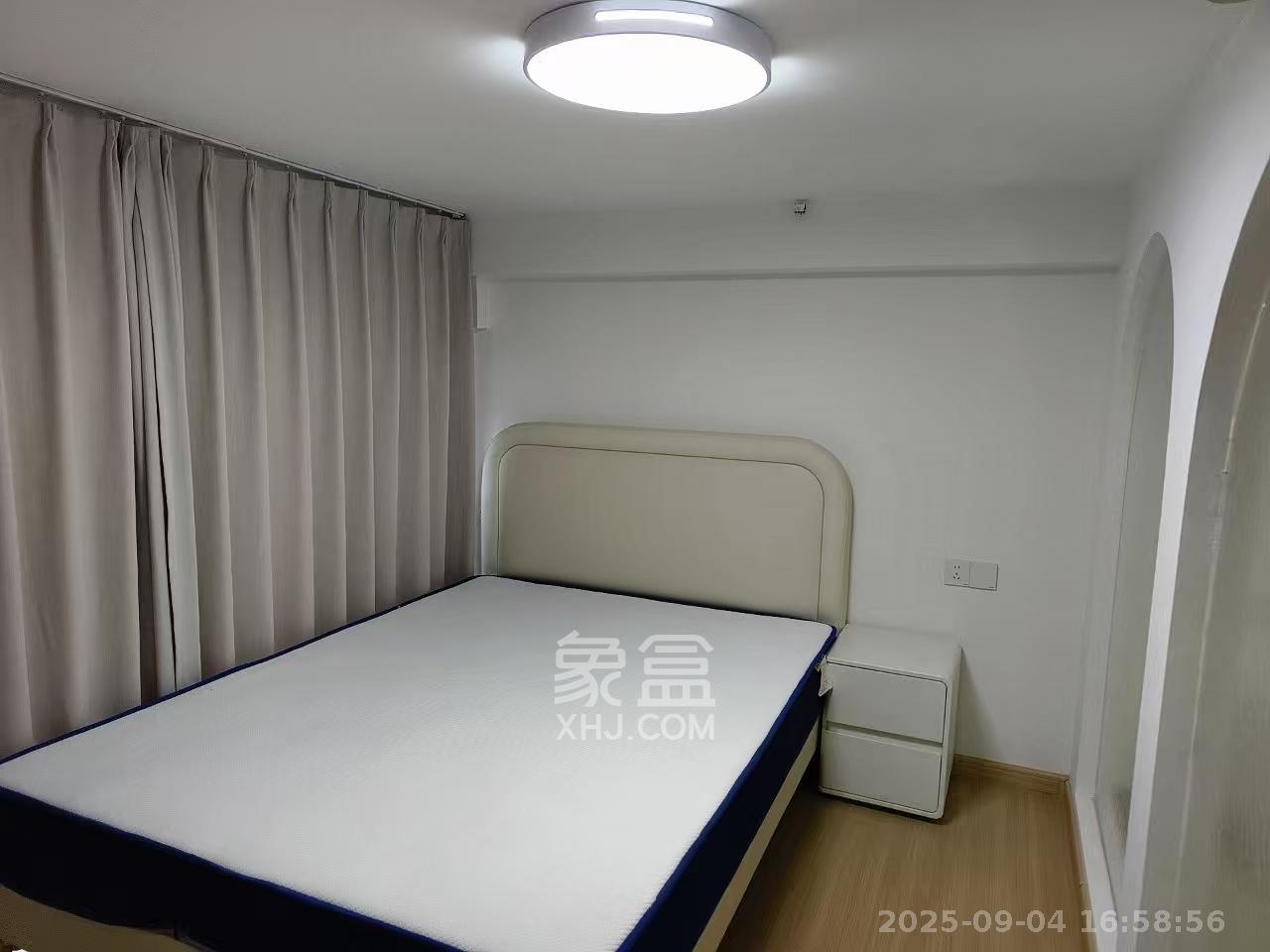 卓越中寰  2室2厅1卫    2600.0元/月室内图