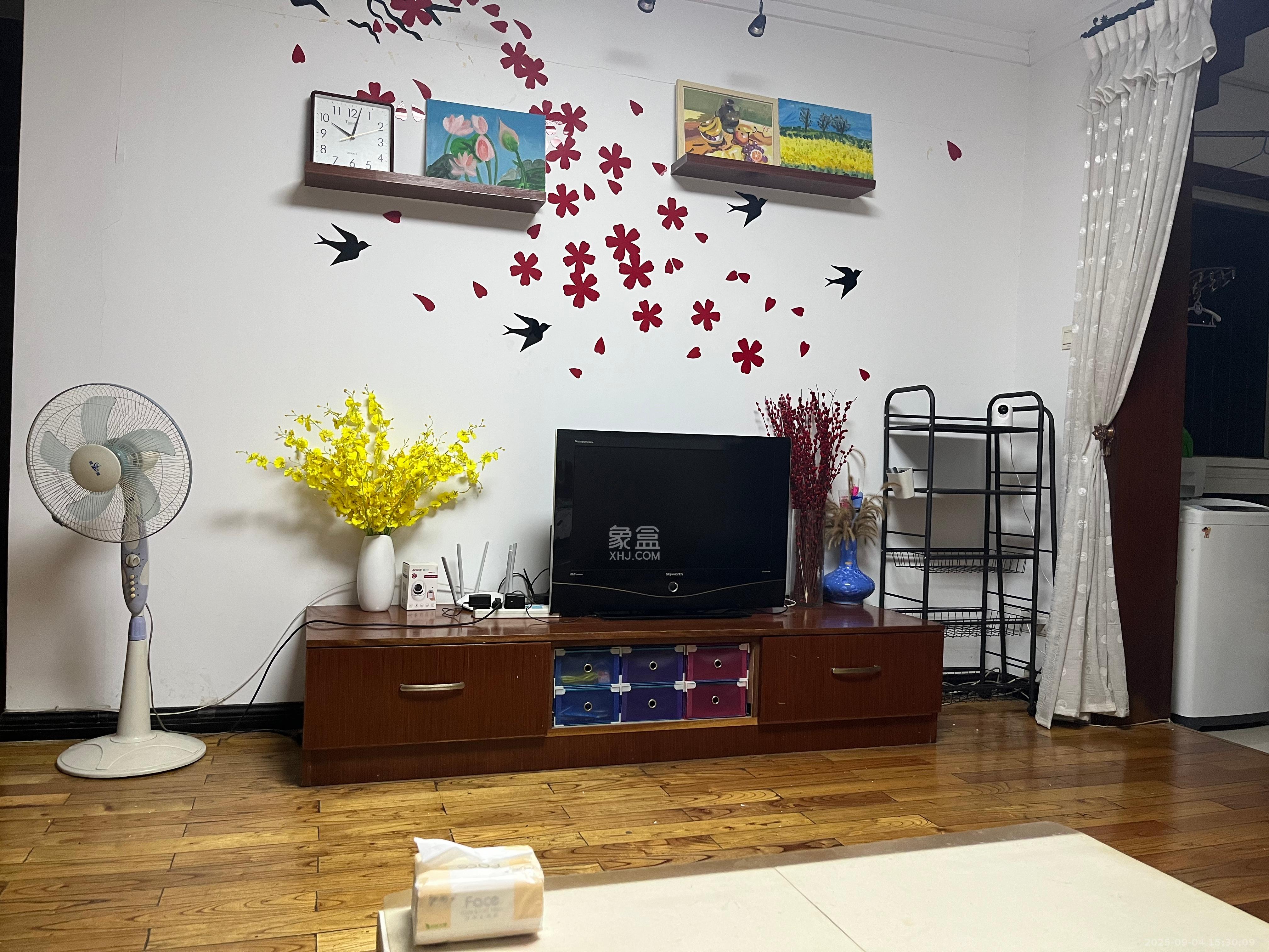 欣安小区 3室2厅1卫 1600.0元/月 欣安小区 3室2厅1卫 1600.0元/月室内图