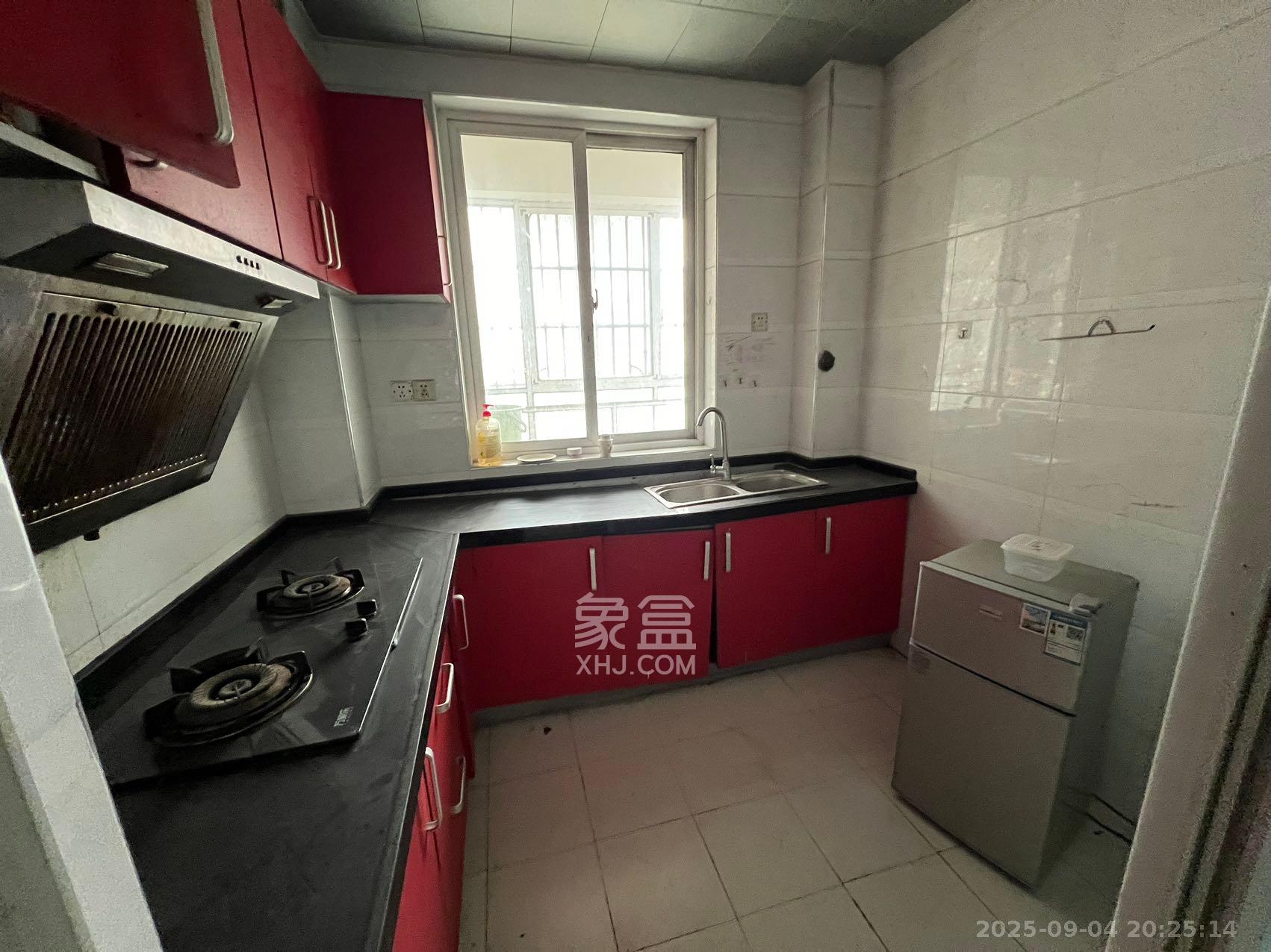 上河国际C区  3室2厅2卫    2400.0元/月室内图