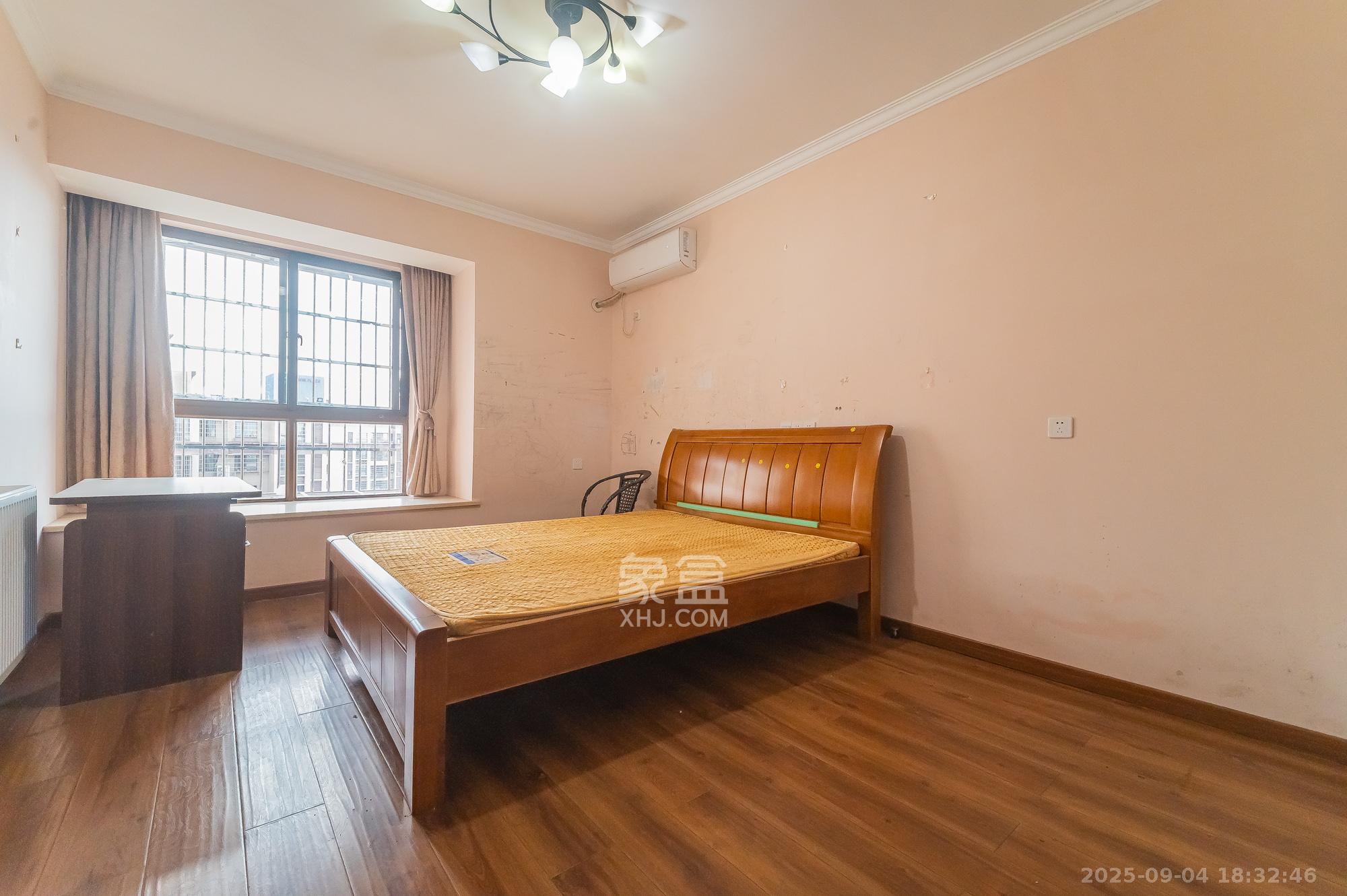 湖湾世景  3室2厅2卫    65.0万 湖湾世景  3室2厅2卫    65.0万卧室