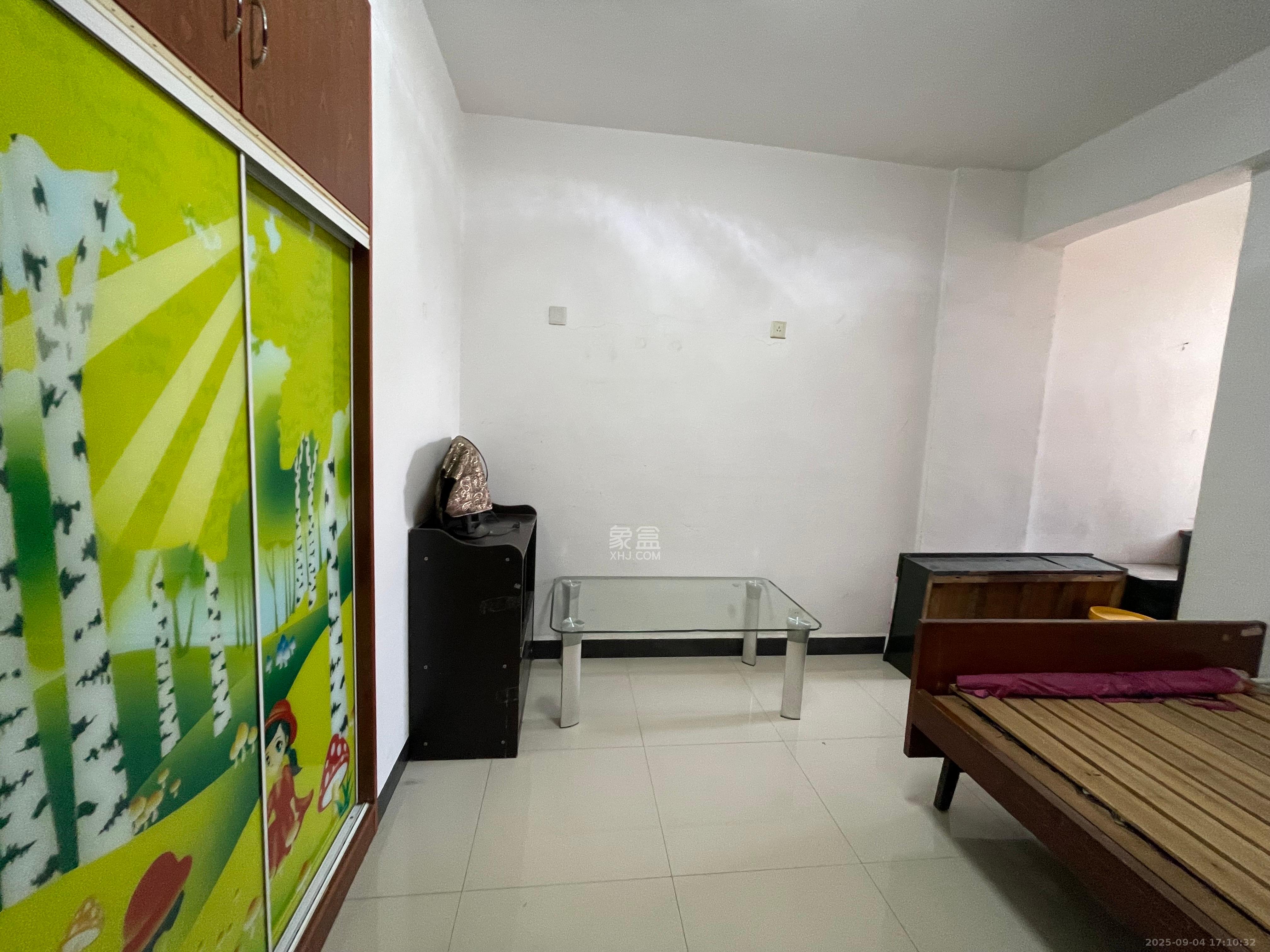 新桥沁园(银港农贸市场)  3室1厅1卫    1800.0元/月 新桥沁园(银港农贸市场)  3室1厅1卫    1800.0元/月室内图