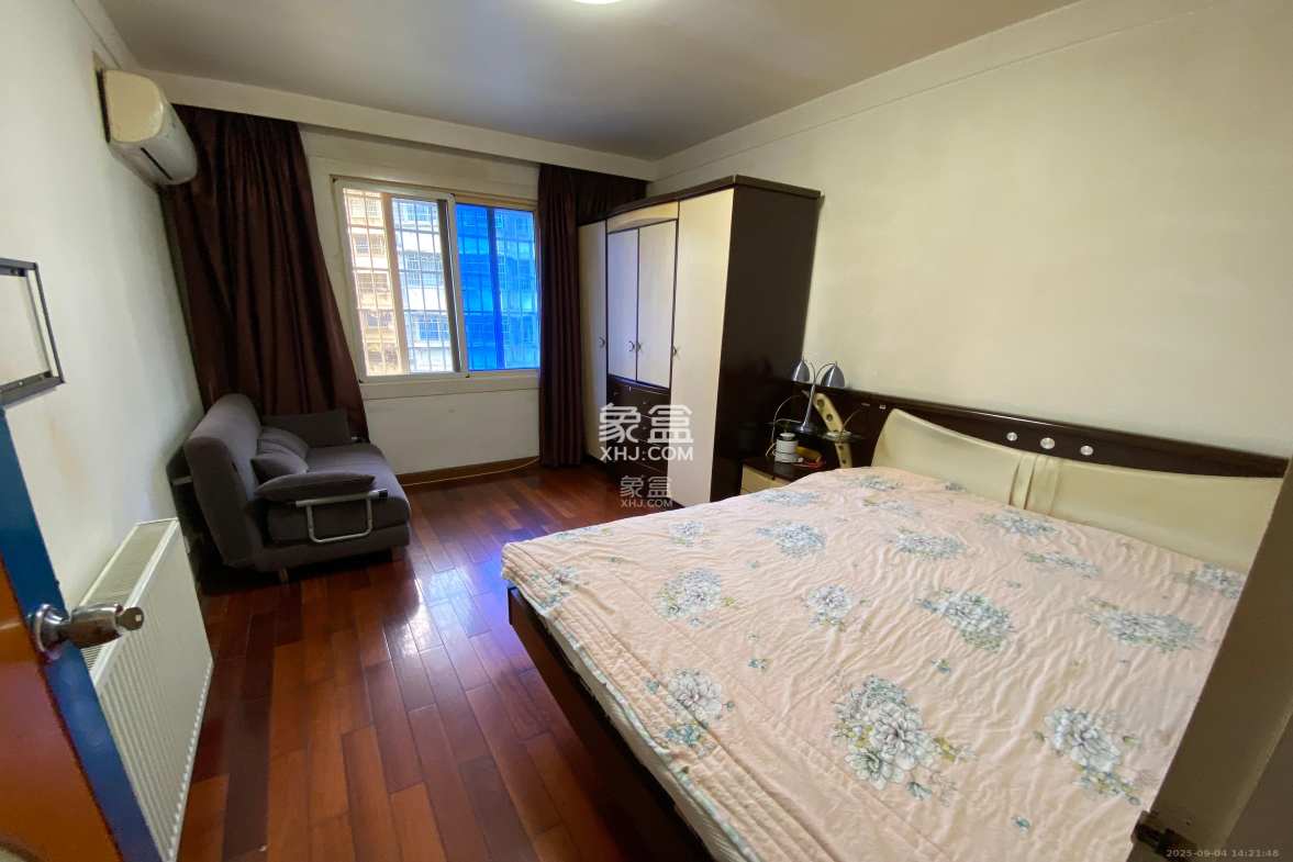 华盛花园  4室2厅2卫    3500.0元/月 华盛花园  4室2厅2卫    3500.0元/月室内图