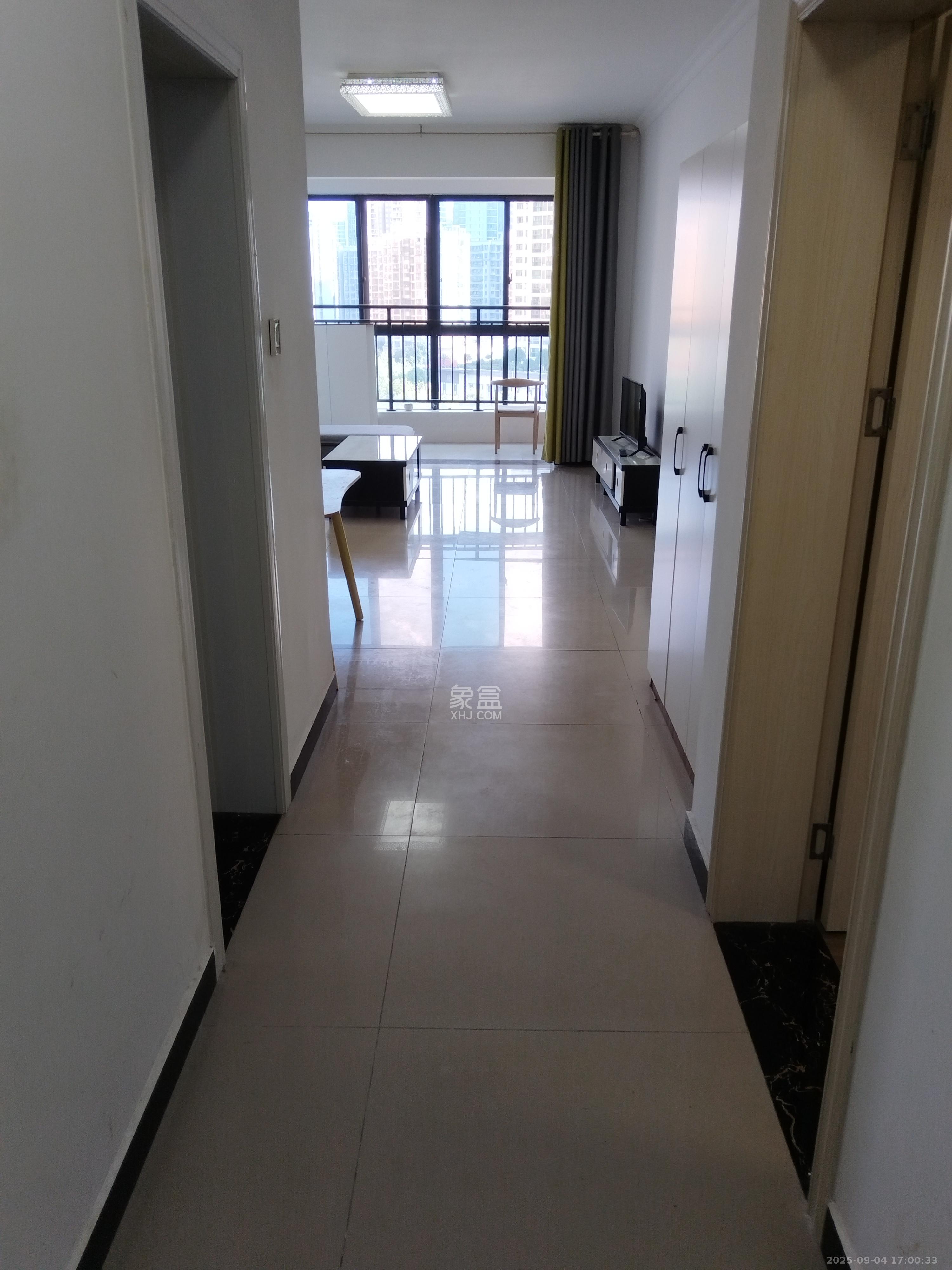 滨江海棠湾 3室2厅1卫 2400.0元/月 滨江海棠湾 3室2厅1卫 2400.0元/月室内图