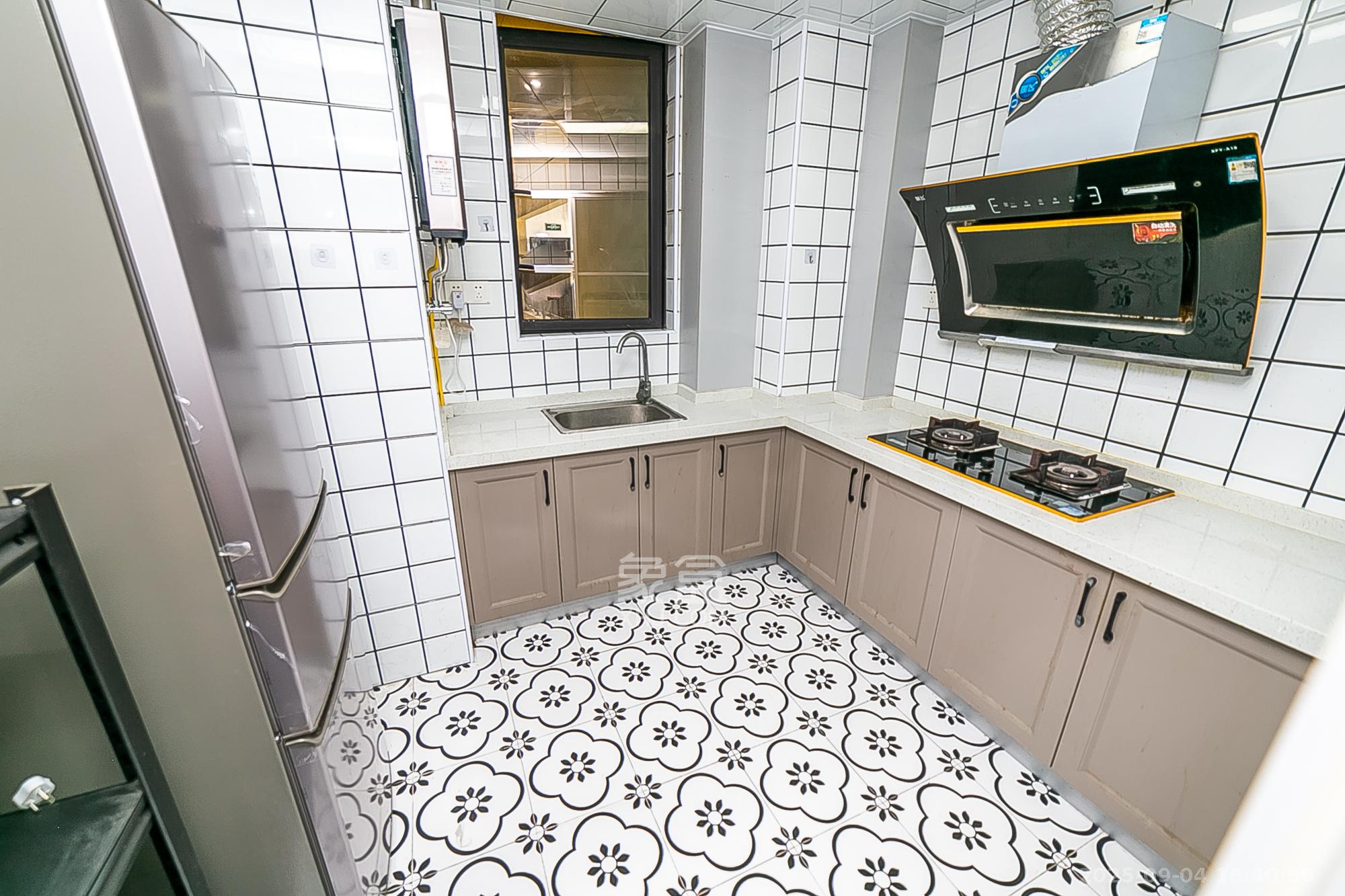 君合天玺  3室2厅2卫    140.0万其他