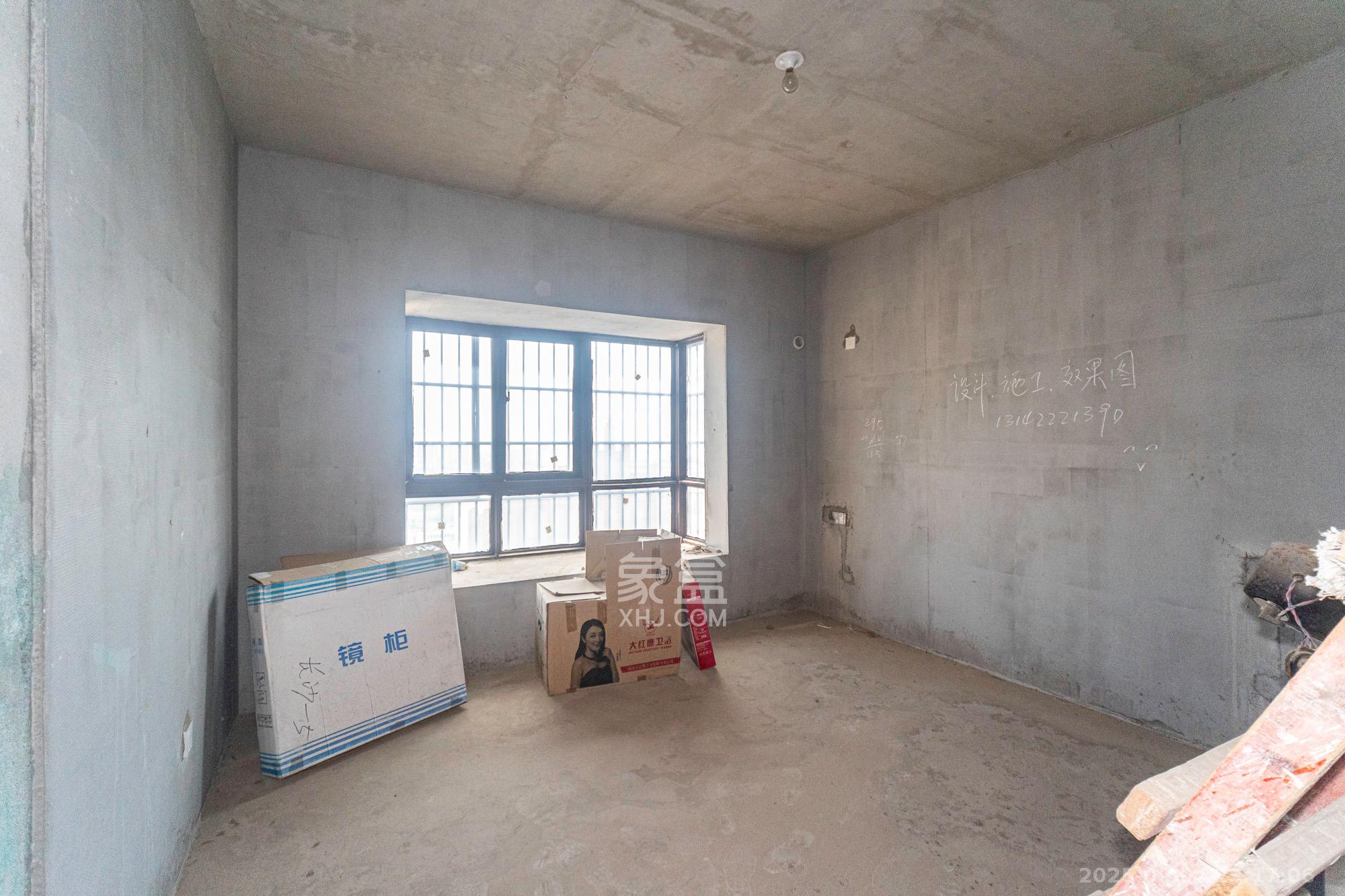 东方美地  4室2厅2卫    82.8万卧室