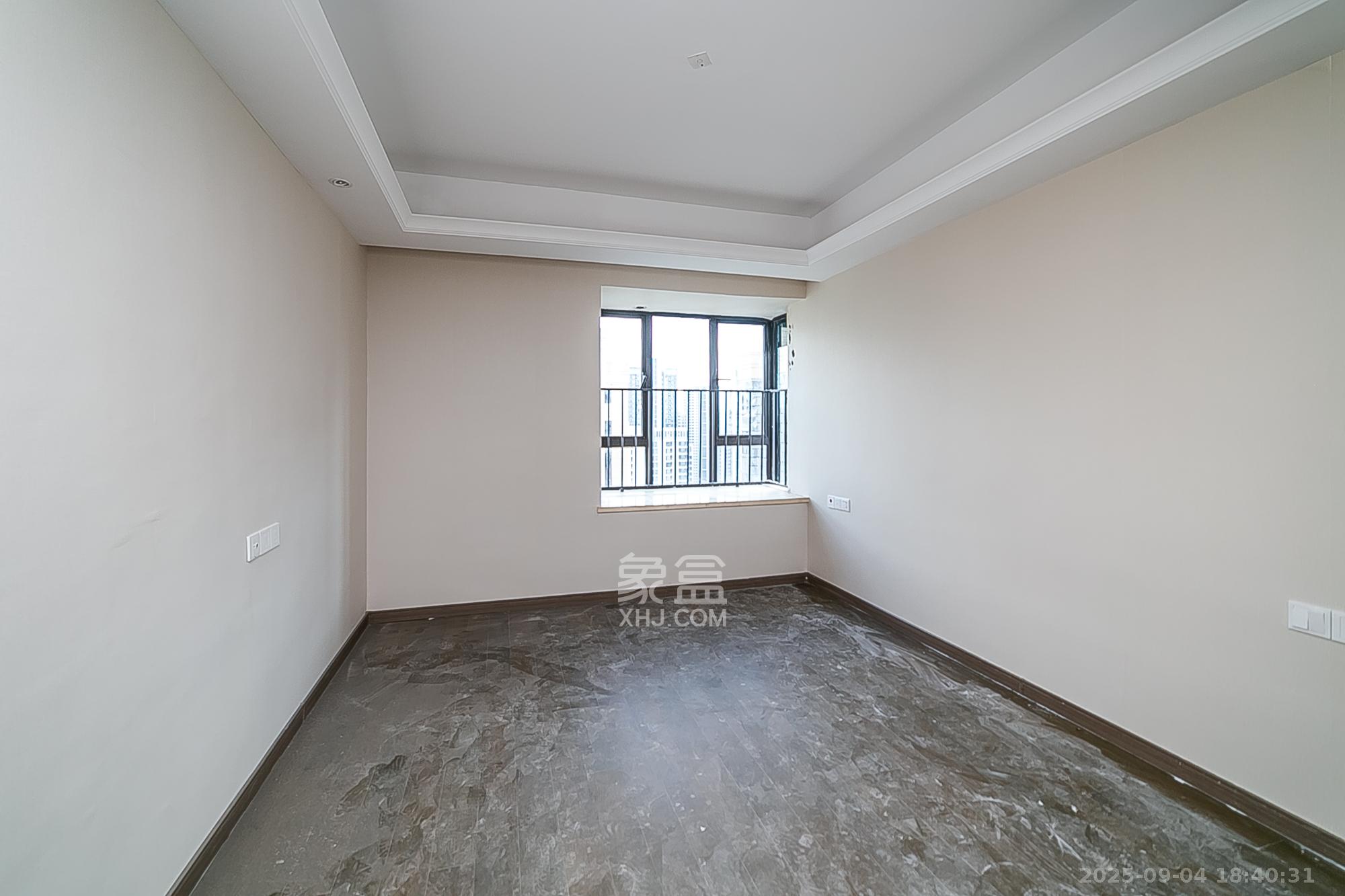 新力铂园（江山云著）  3室2厅2卫    116.8万卧室