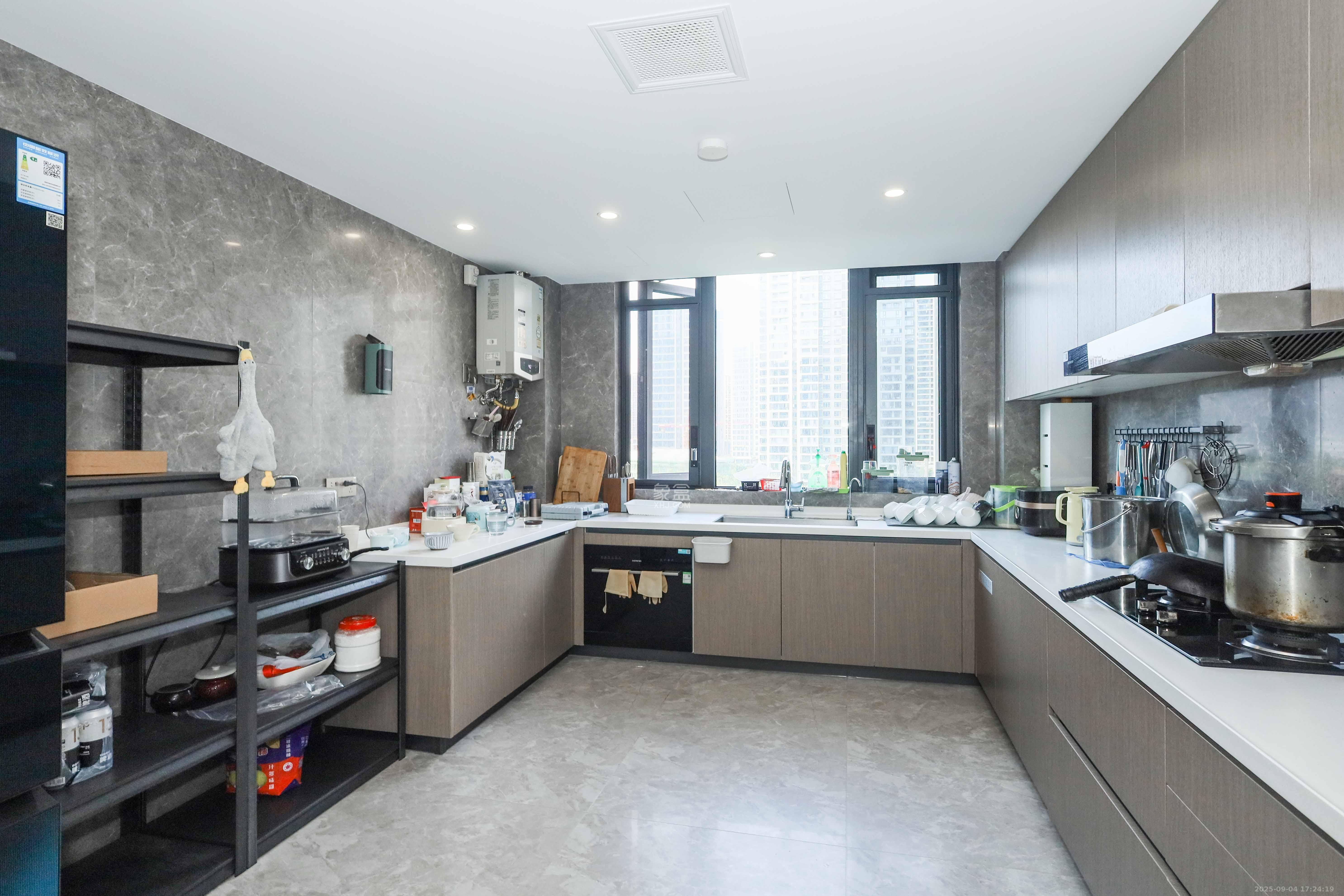 绿城招商桂语雲峯 5室2厅3卫 458.0万 绿城招商桂语雲峯 5室2厅3卫 458.0万厨房