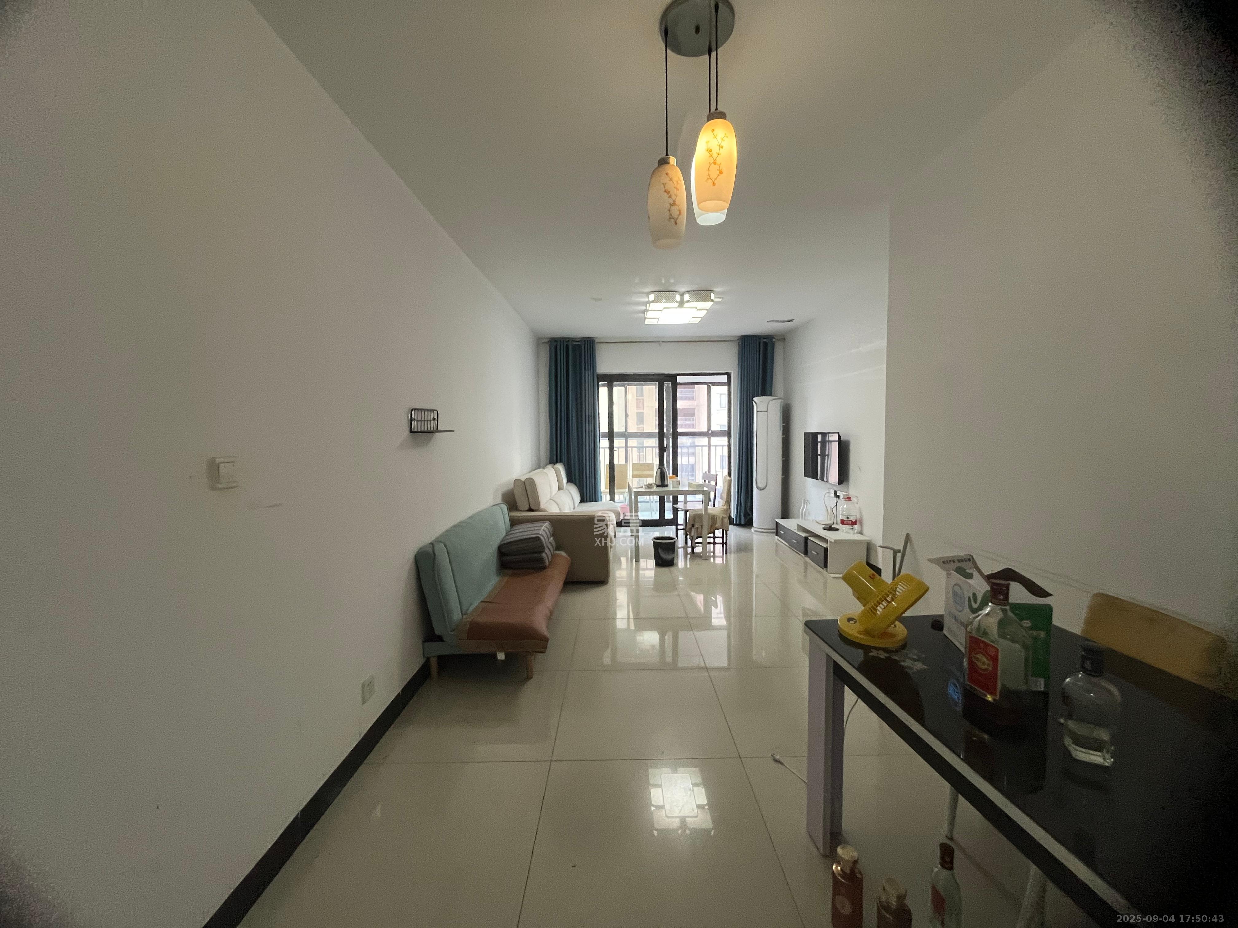 旭辉香樟公馆  3室2厅2卫    2200.0元/月室内图