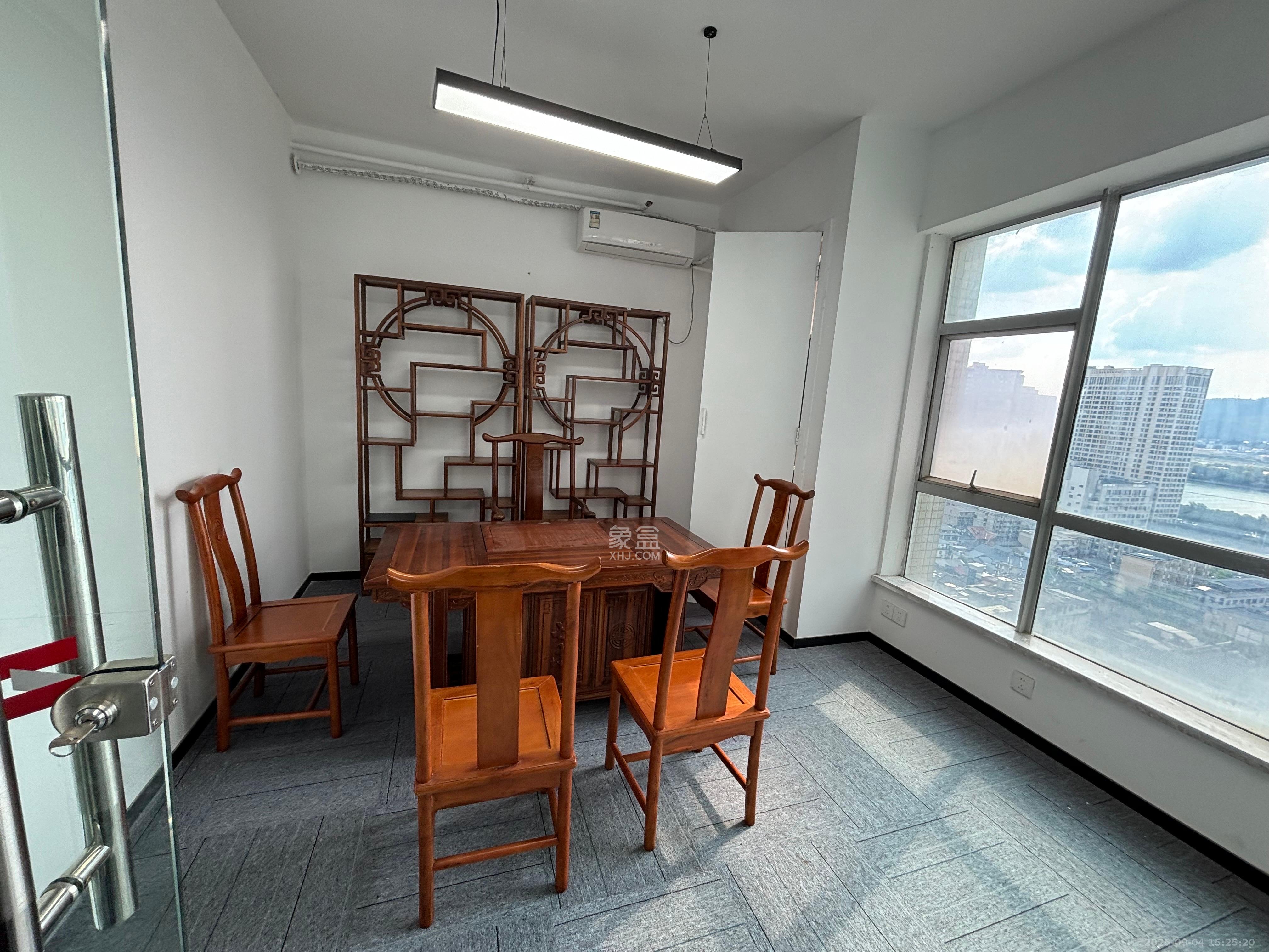 五一新干线  1室1厅1卫    4200.0元/月室内图