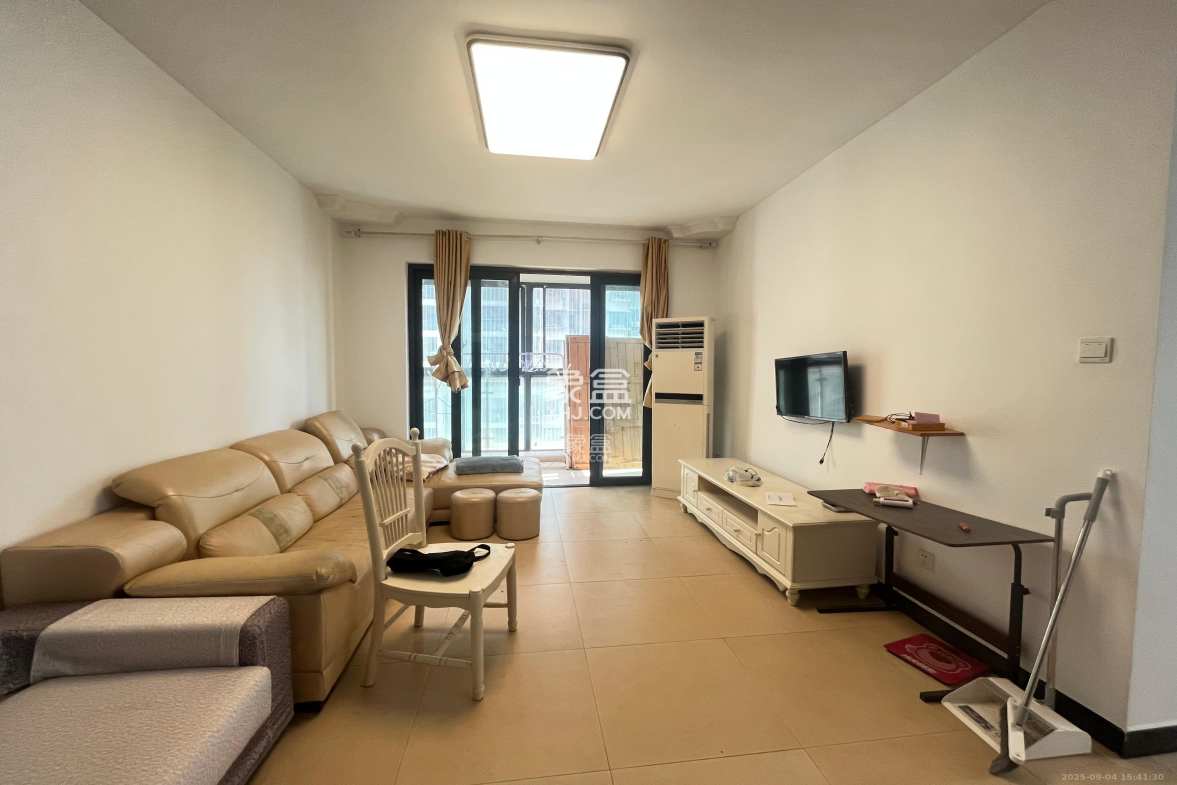 高鑫麓城  2室2厅1卫    2000.0元/月 高鑫麓城  2室2厅1卫    2000.0元/月室内图