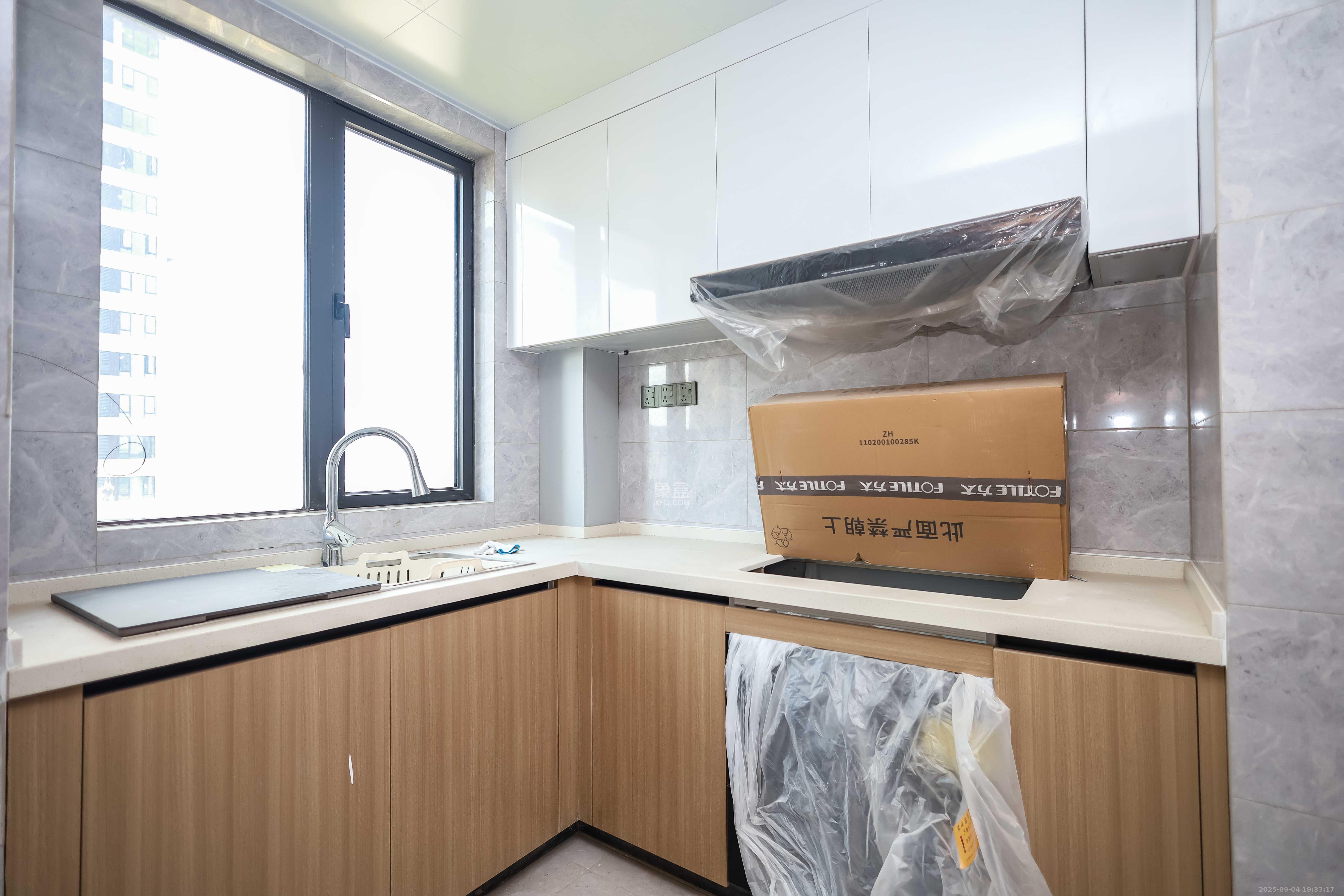 汉唐世家二期  4室2厅2卫    115.0万 汉唐世家二期  4室2厅2卫    115.0万厨房