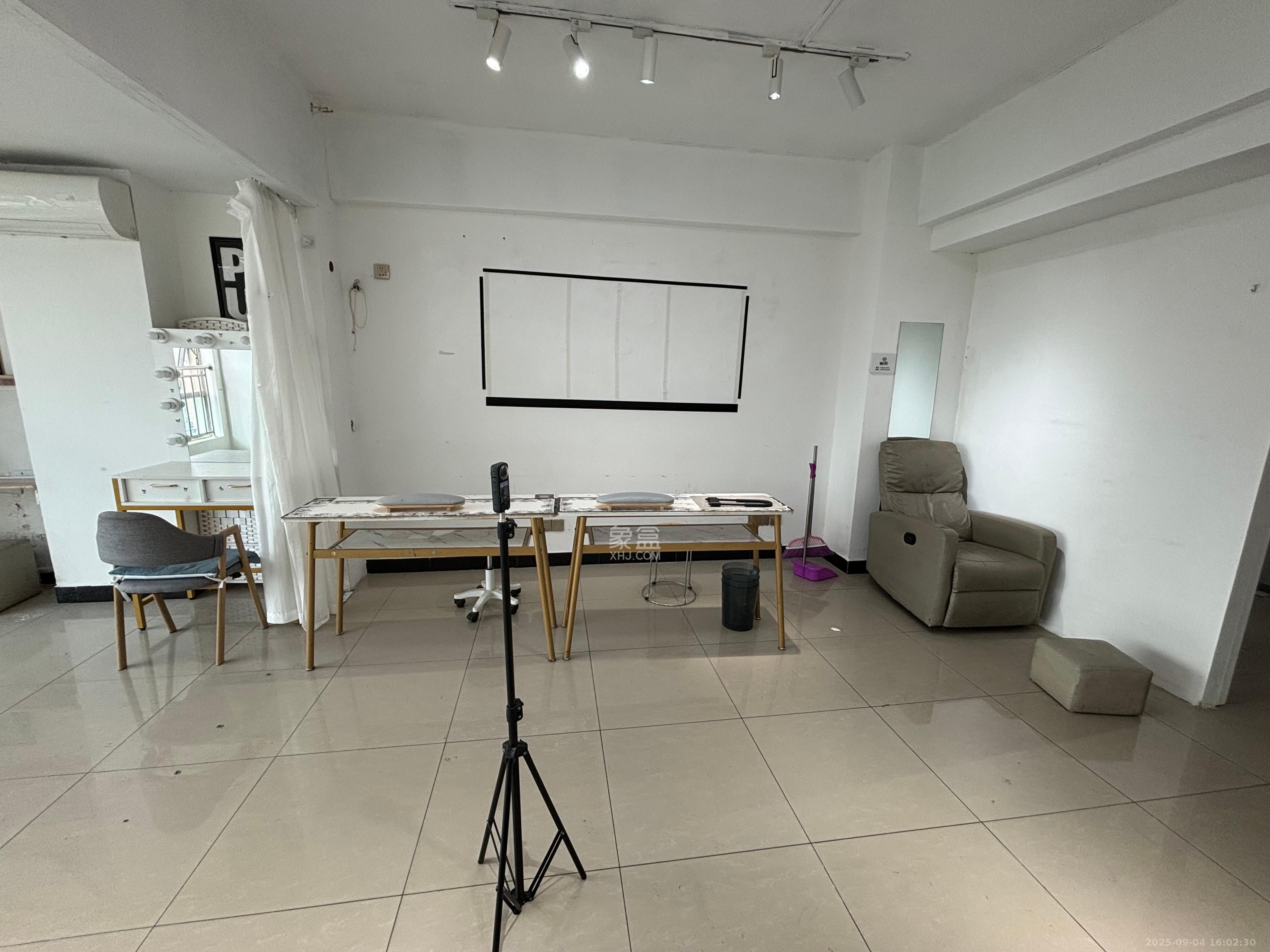 五一新干线  1室1厅1卫    2500.0元/月室内图