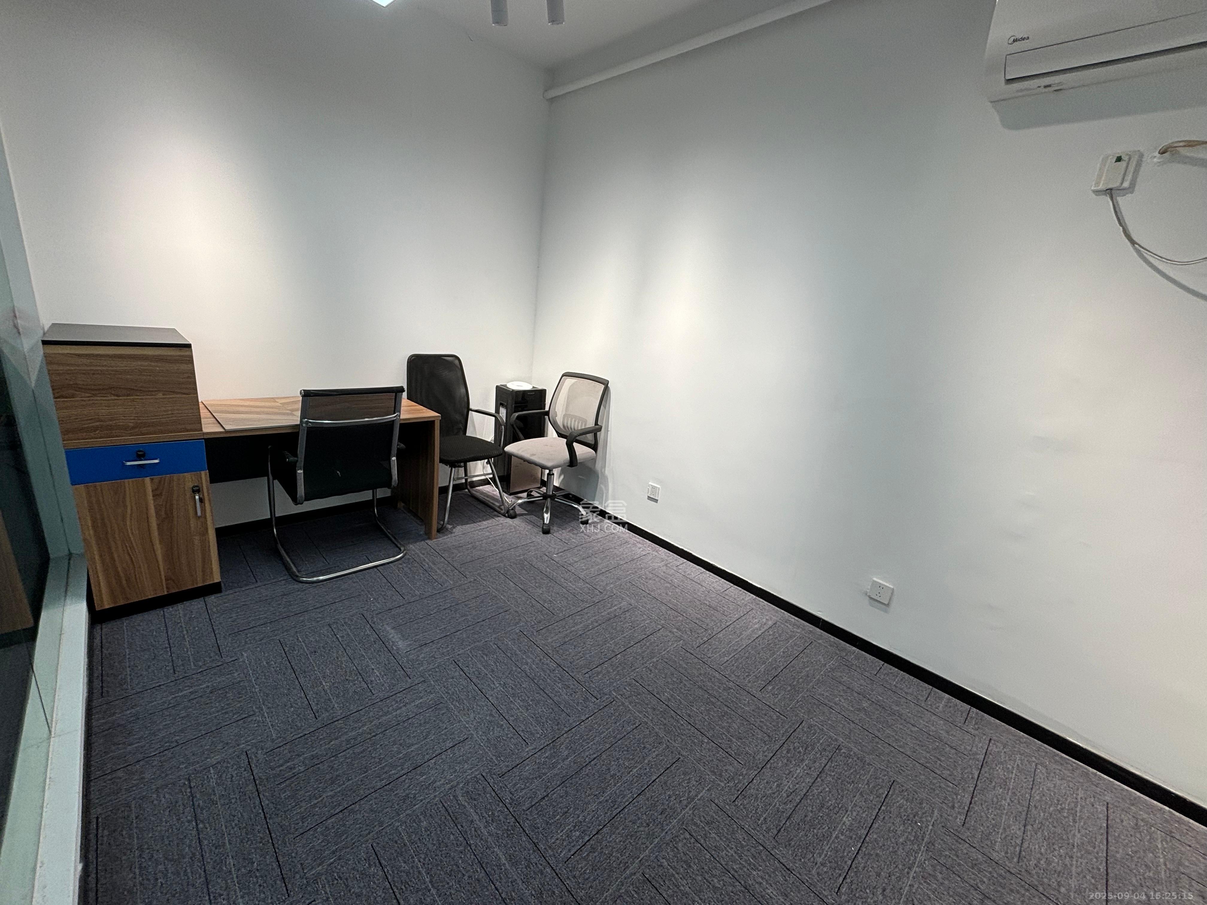 五一新干线  1室1厅1卫    4200.0元/月室内图