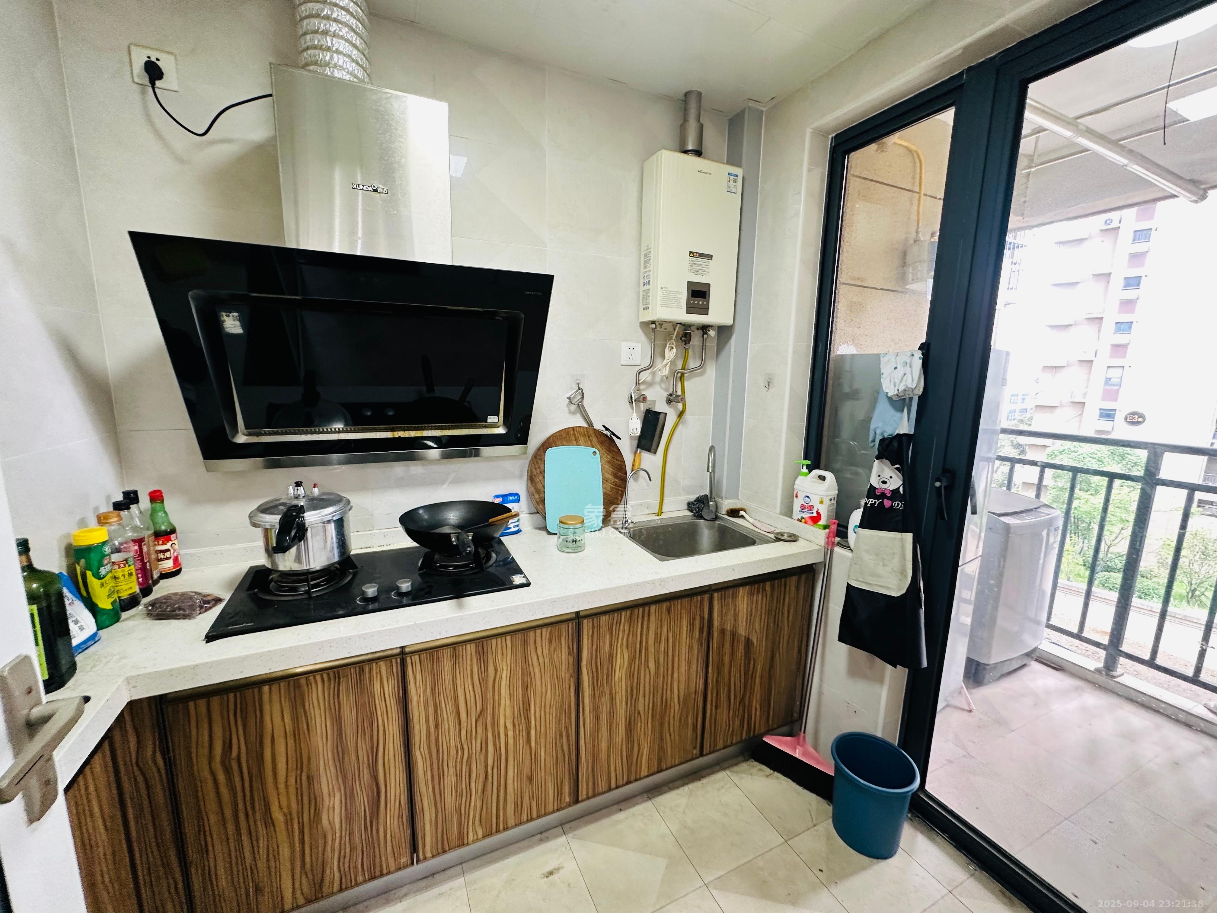 骑龙大街(骑龙苑)  3室2厅1卫    2000.0元/月 骑龙大街(骑龙苑)  3室2厅1卫    2000.0元/月室内图