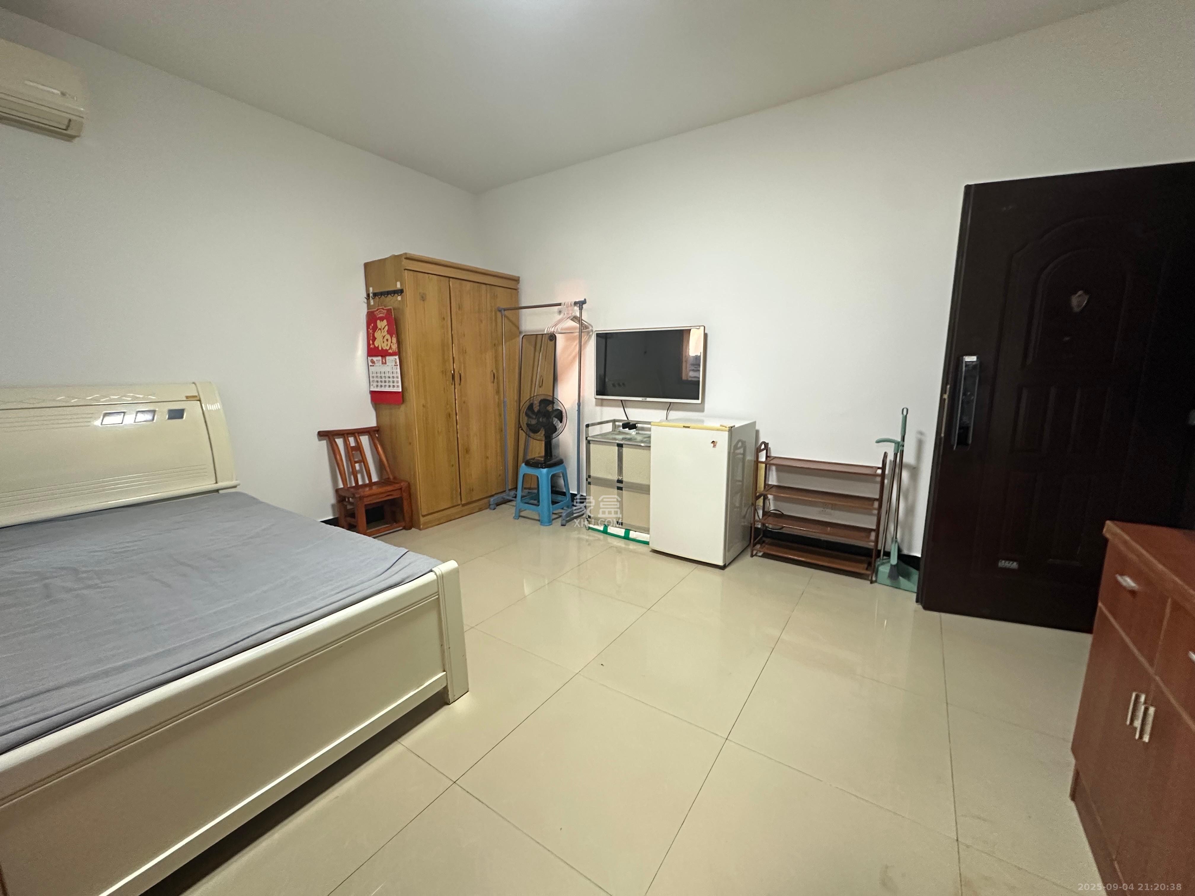 四方小区综合楼（四方嘉丽）  1室1厅1卫    1000.0元/月室内图