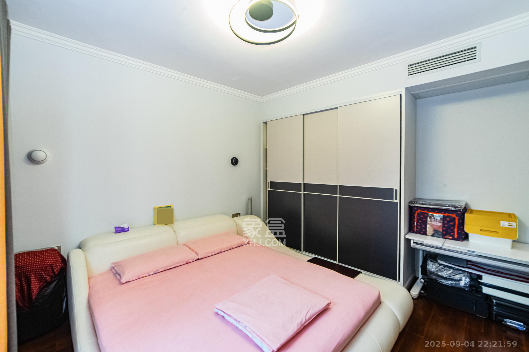 湘江世纪城融江苑 3室2厅2卫 130.0万 湘江世纪城融江苑 3室2厅2卫 130.0万卧室