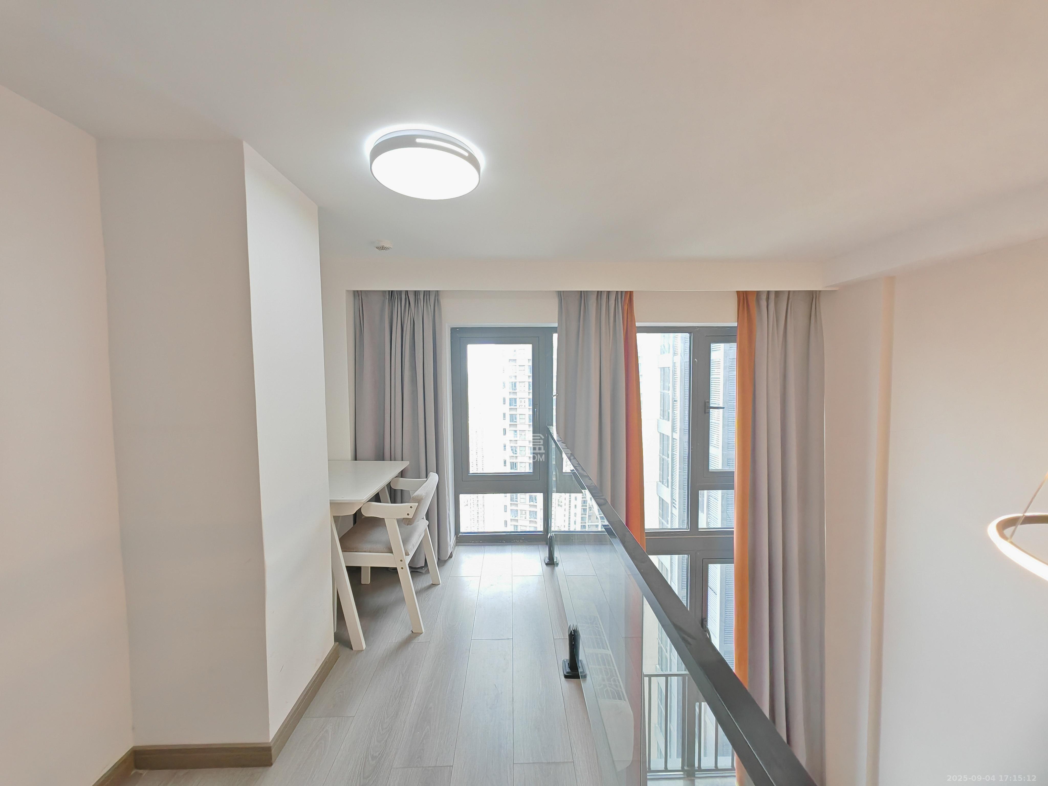 卓越中寰  1室1厅1卫    2200.0元/月室内图